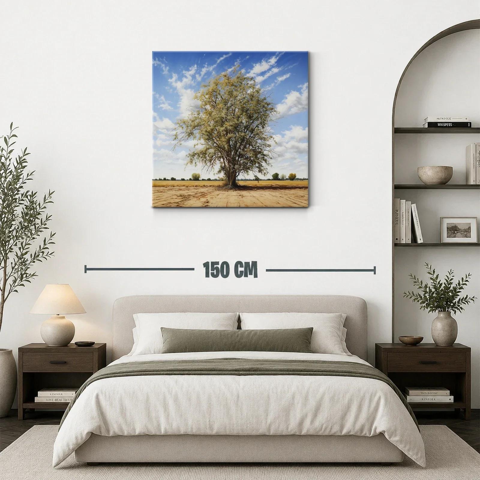Árbol solitario en paisaje de campo bajo cielo azul — miniatura 3