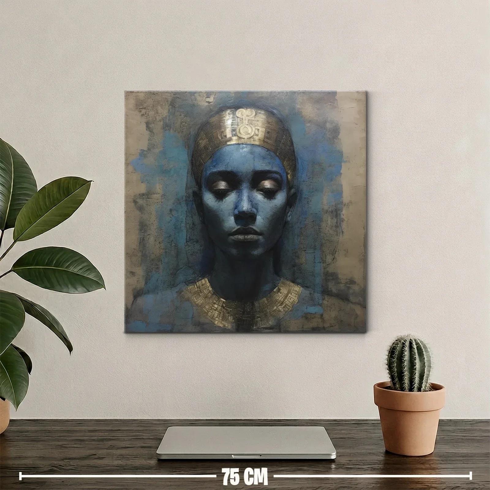 Retrato sereno con tonos azules y detalles dorados — miniatura 2