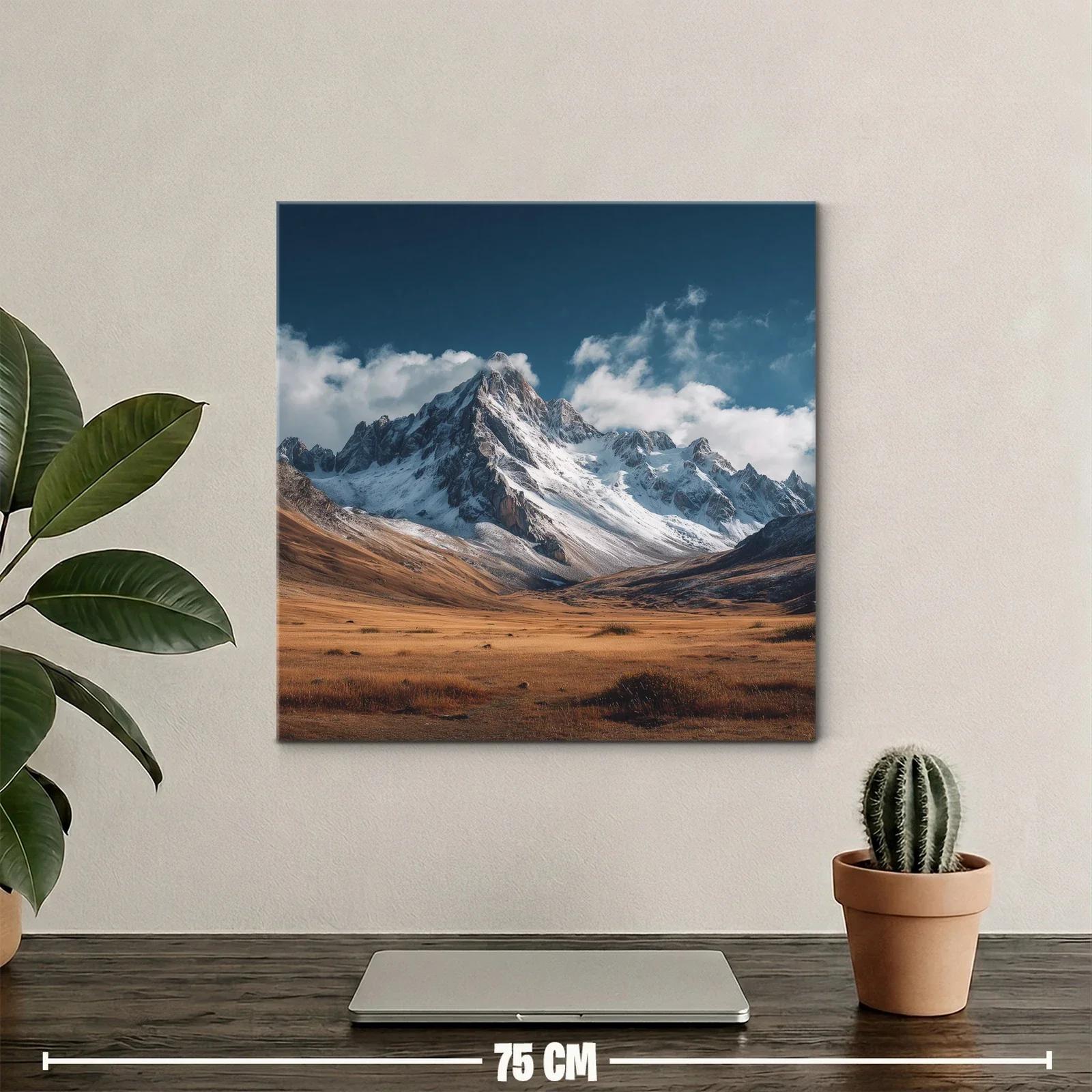 Montañas nevadas con cielo azul y pradera dorada — miniatura 2