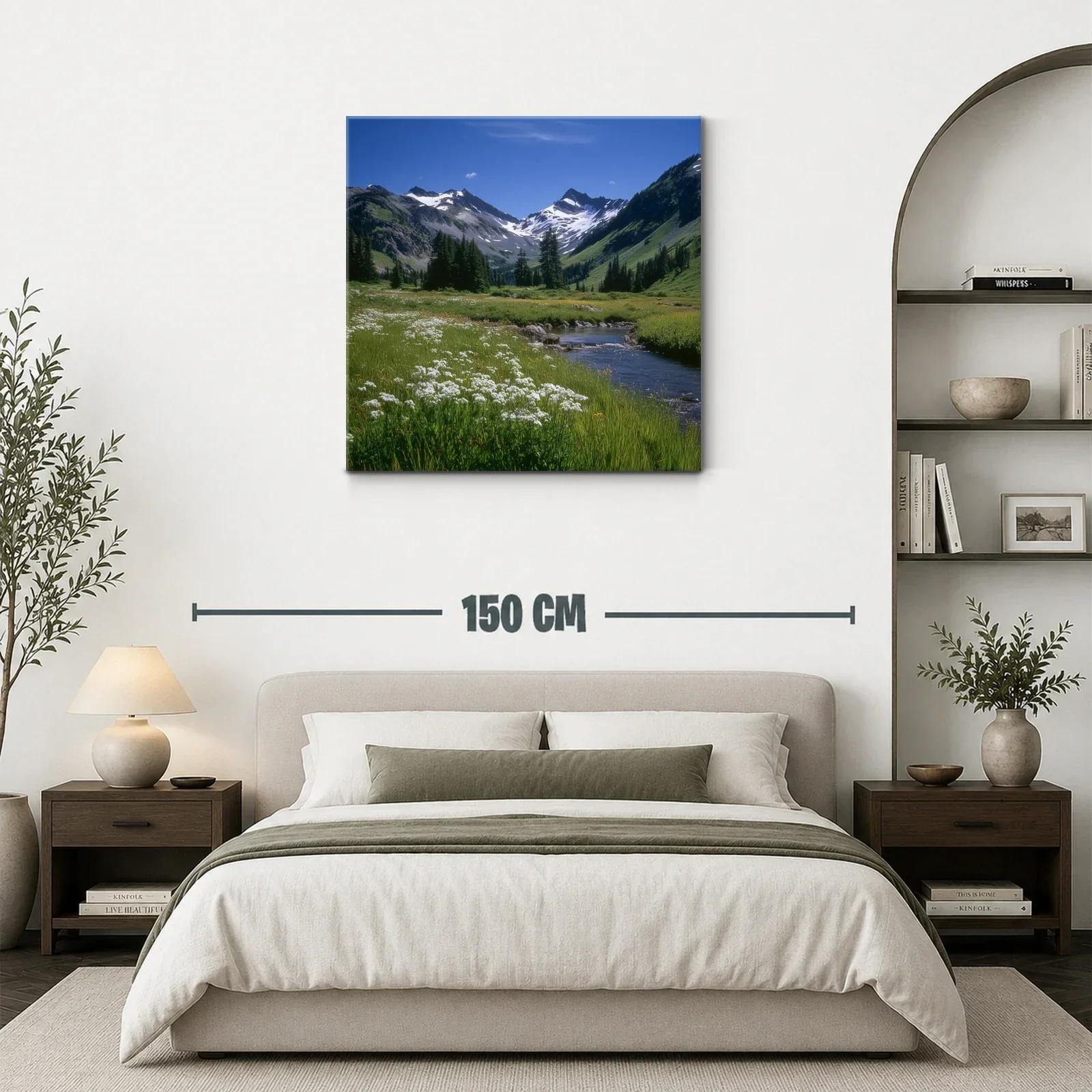 Paisaje natural con montañas nevadas y pradera verde — miniatura 3