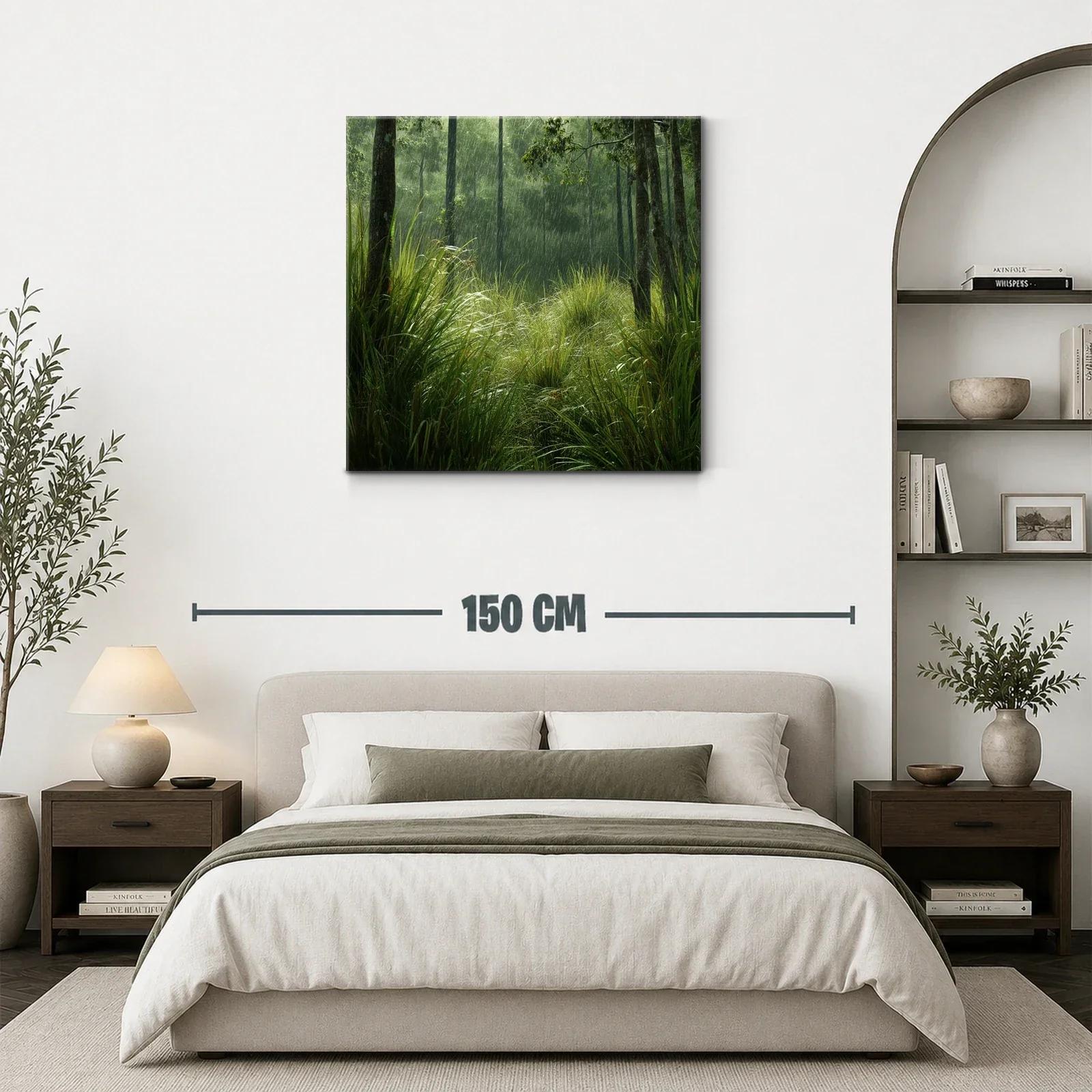 Bosque bajo la lluvia con vegetación luminosa y fresca — miniatura 3