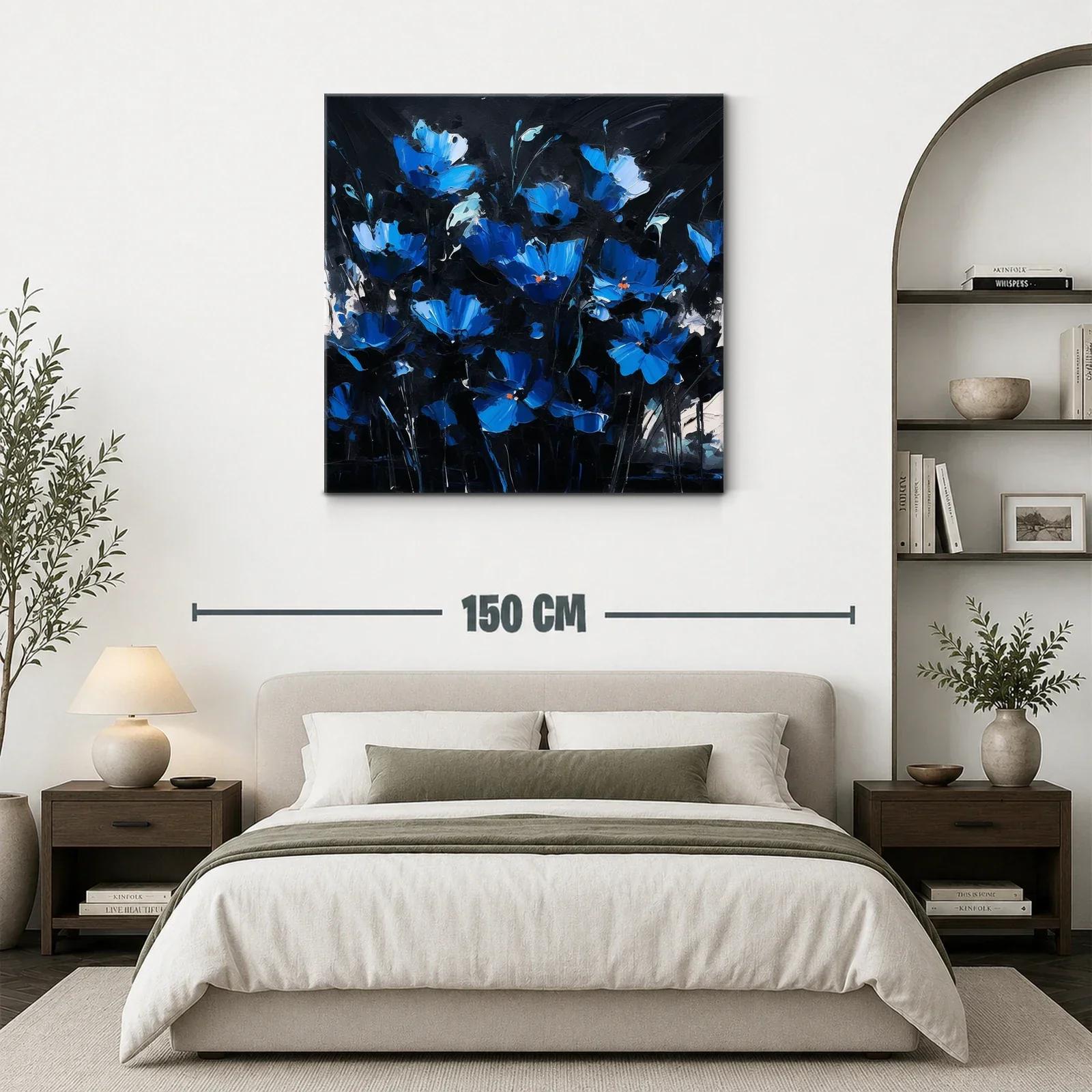 Flores azules vibrantes sobre fondo oscuro — miniatura 3
