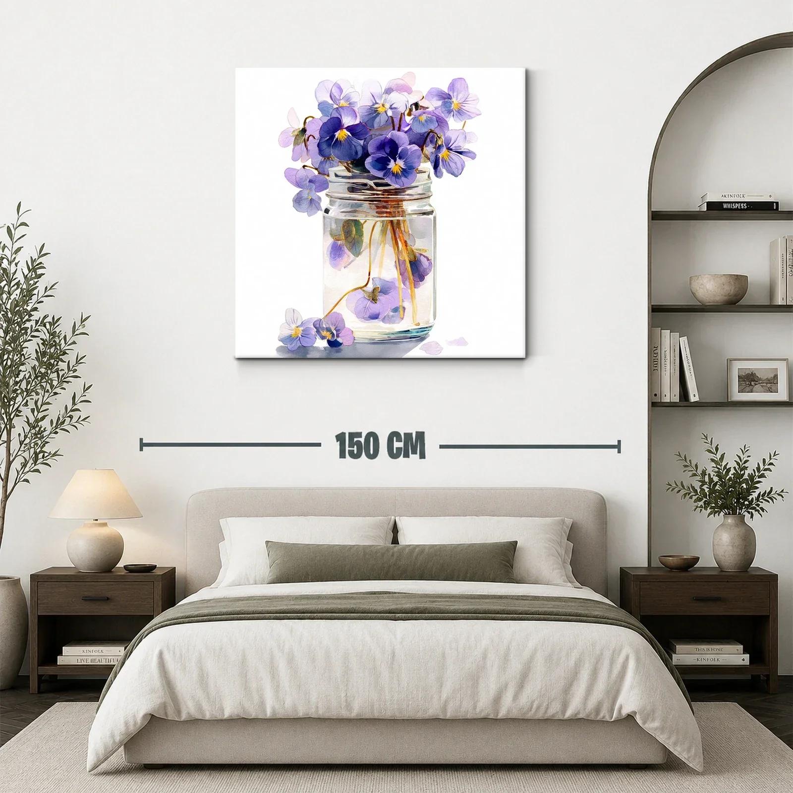Elegancia natural con ramo de violetas en frasco transparente — miniatura 3