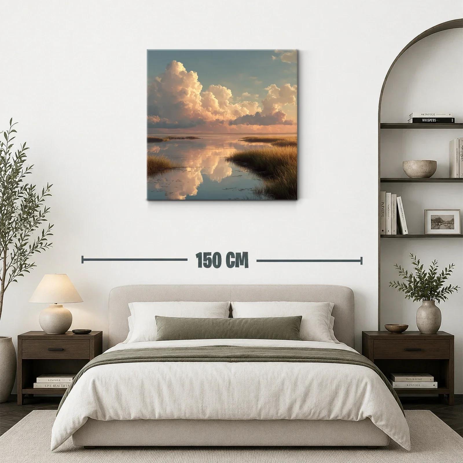 Paisaje de nubes y reflejos sobre aguas tranquilas al atardecer — miniatura 3