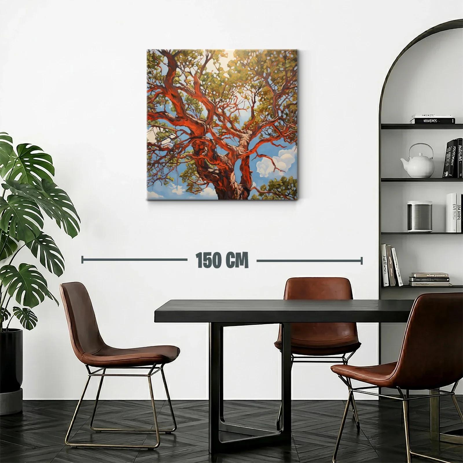 Majestuoso árbol con ramas entrelazadas bajo cielo azul — miniatura 2