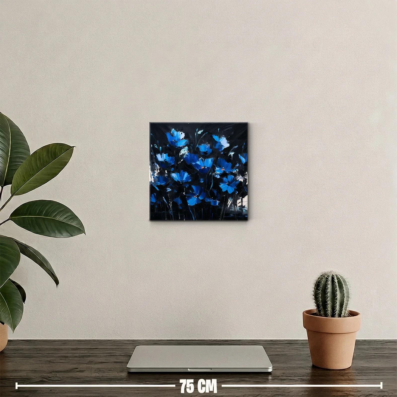 Flores azules vibrantes sobre fondo oscuro — miniatura 2