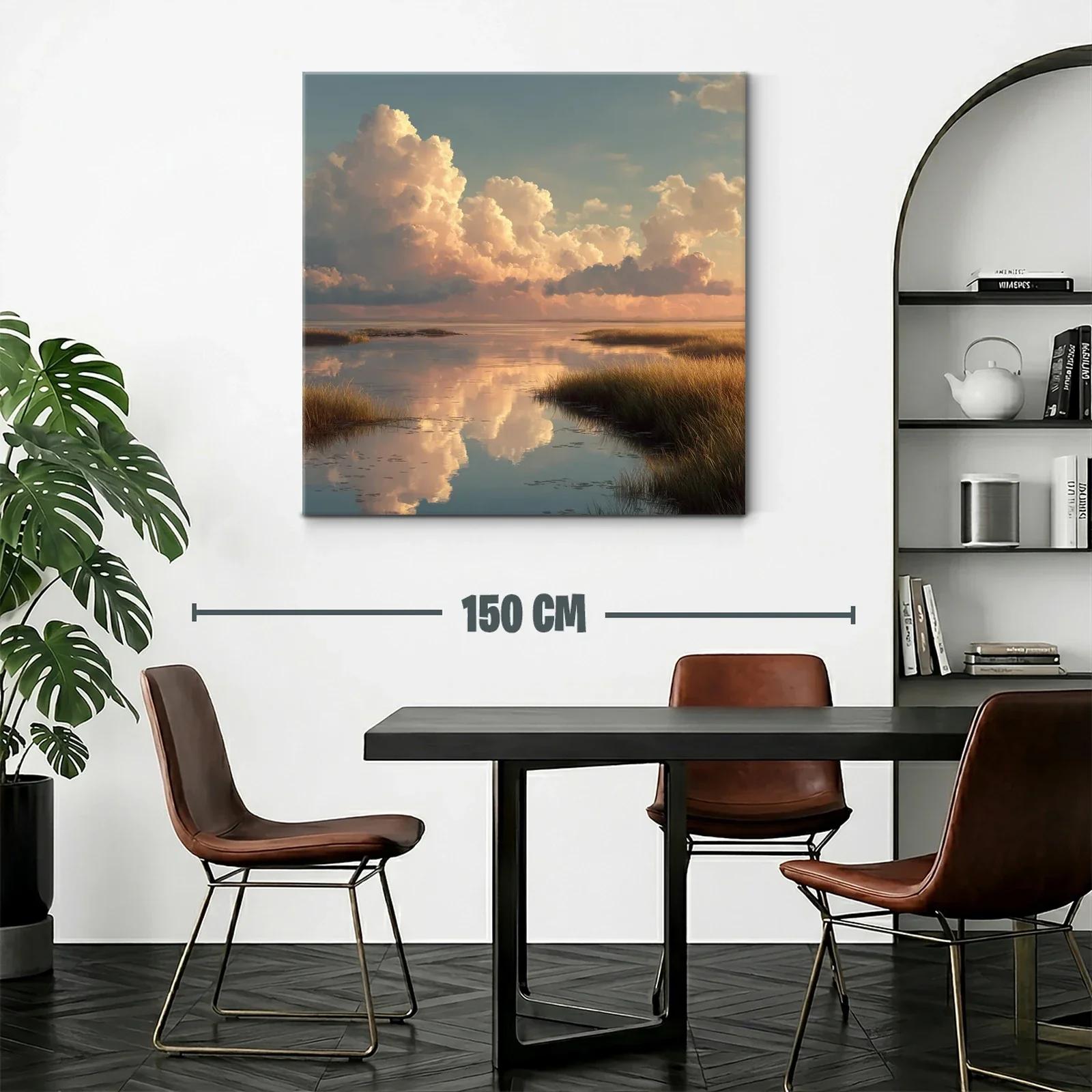 Paisaje de nubes y reflejos sobre aguas tranquilas al atardecer — miniatura 2