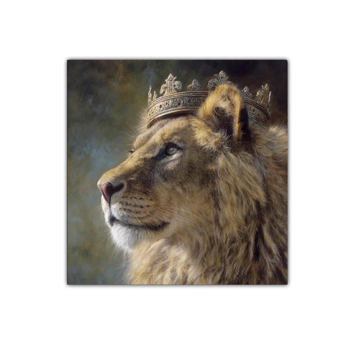 Retrato majestuoso de león con corona dorada — imagen principal