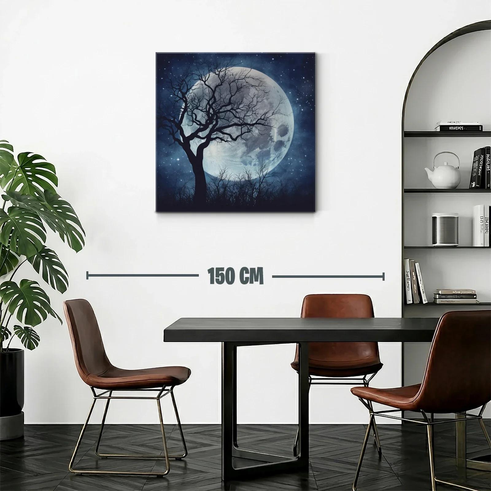 Luna llena iluminando árbol desnudo y cielo estrellado — miniatura 2