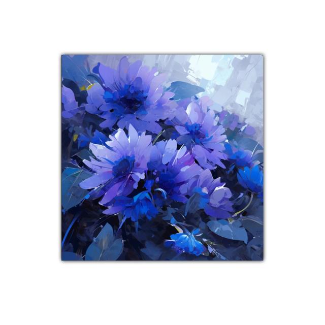 Composición floral con flores en tonos azul y lila