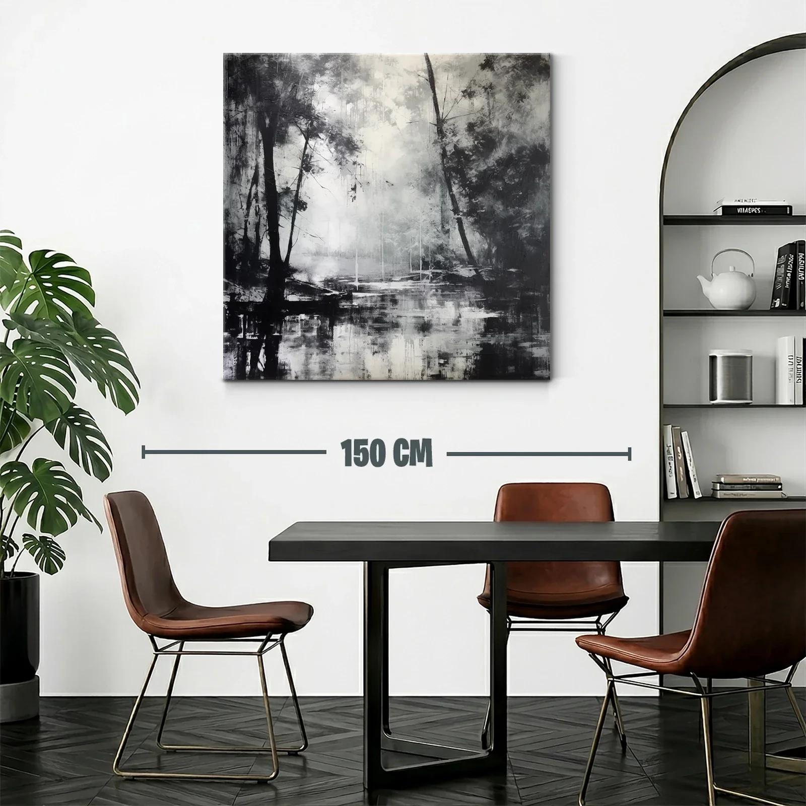 Paisaje monocromo en bosque reflejado en agua — miniatura 2