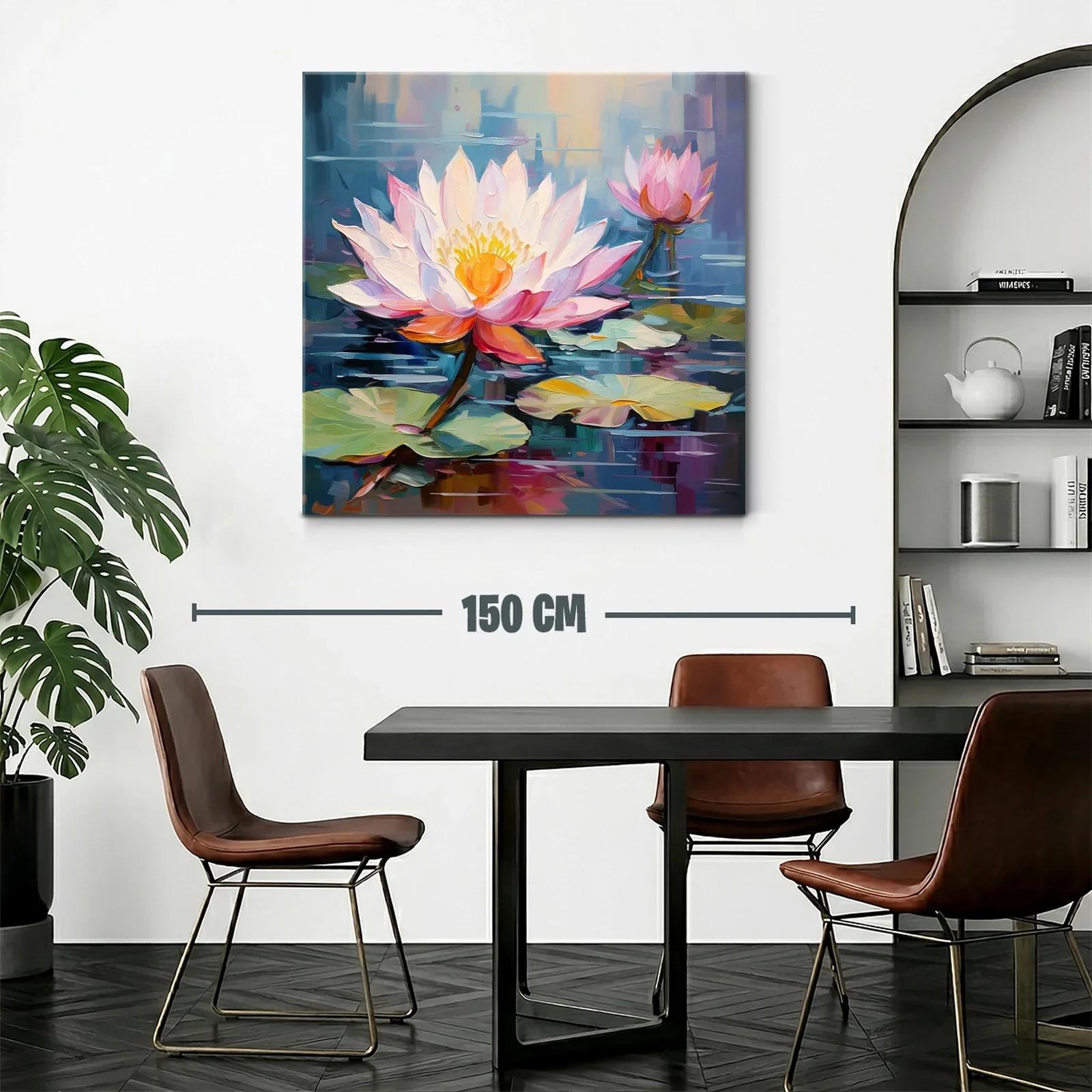 Flores de loto con pétalos vibrantes sobre el agua tranquila — miniatura 2
