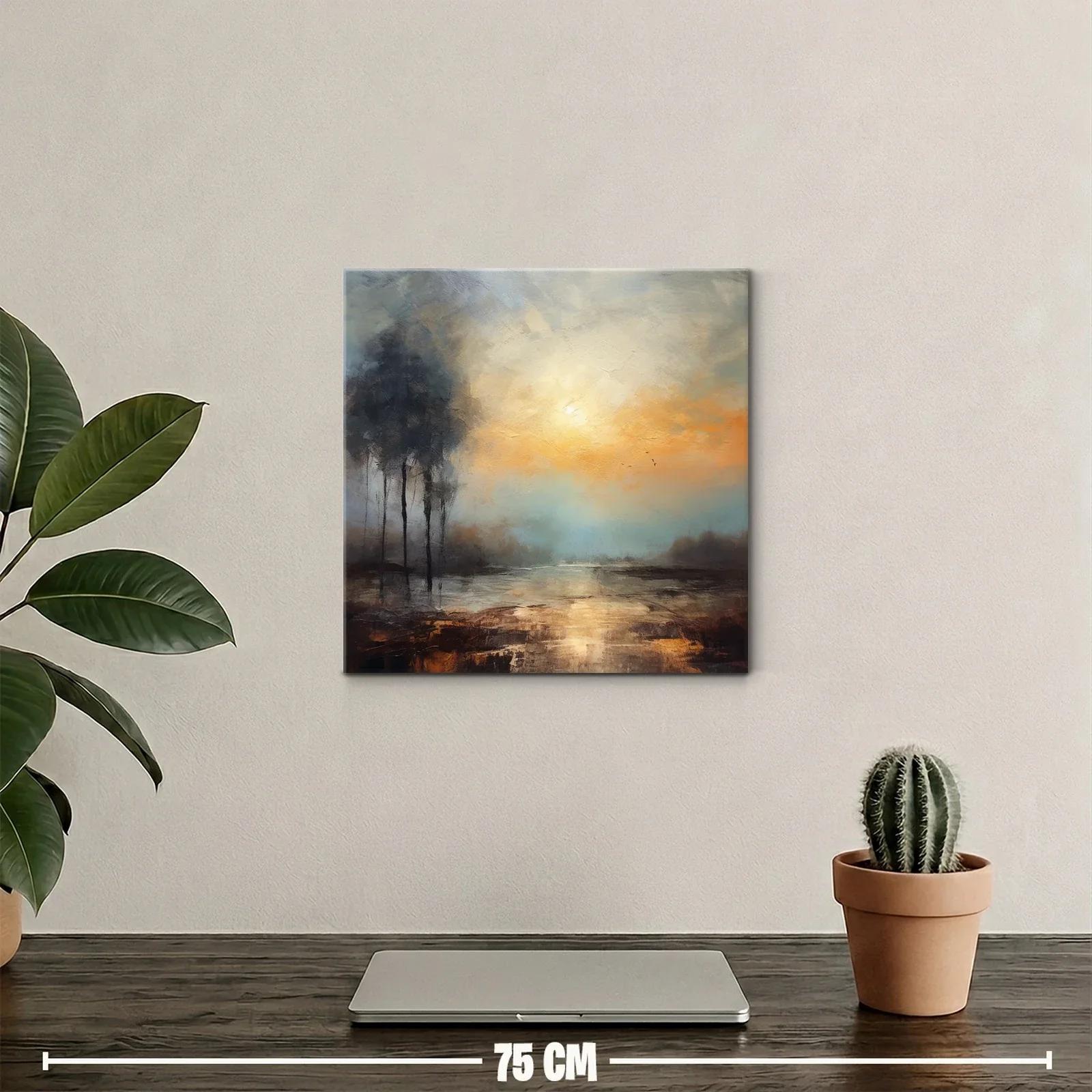 Atardecer nebuloso con silueta de árboles y reflejos dorados — miniatura 2