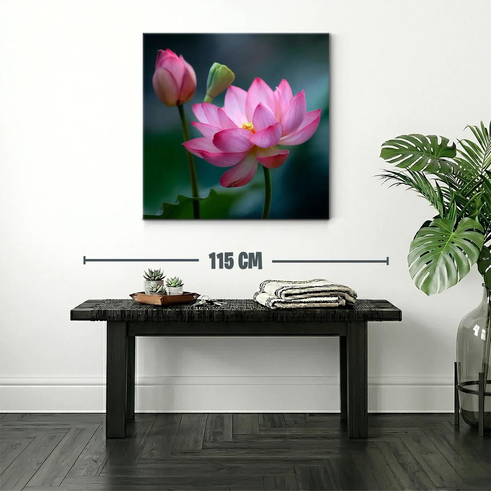 Flor de loto rosa en delicado contraste natural — miniatura 2