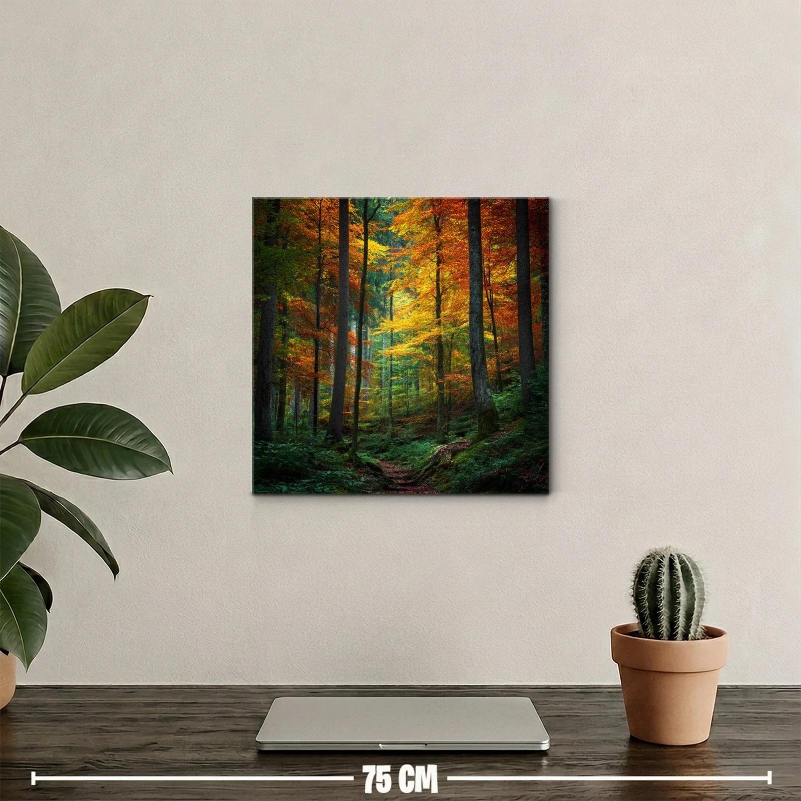 Bosque otoñal con vibrantes hojas anaranjadas y verdes — miniatura 2