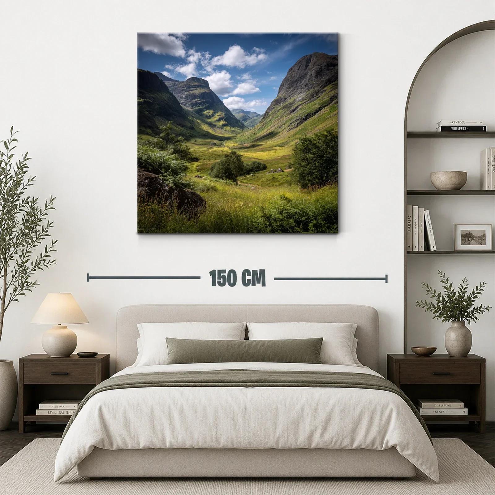 Impresionante paisaje de montaña con cielo azul y praderas verdes — miniatura 3