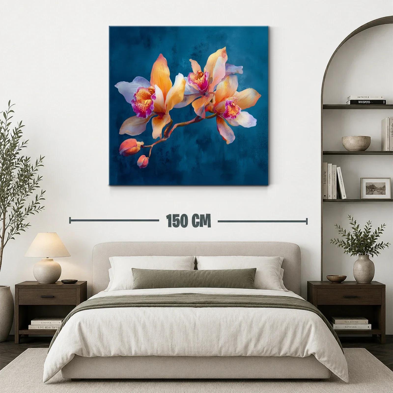 Elegancia floral en tonos cálidos sobre fondo azul profundo — miniatura 3