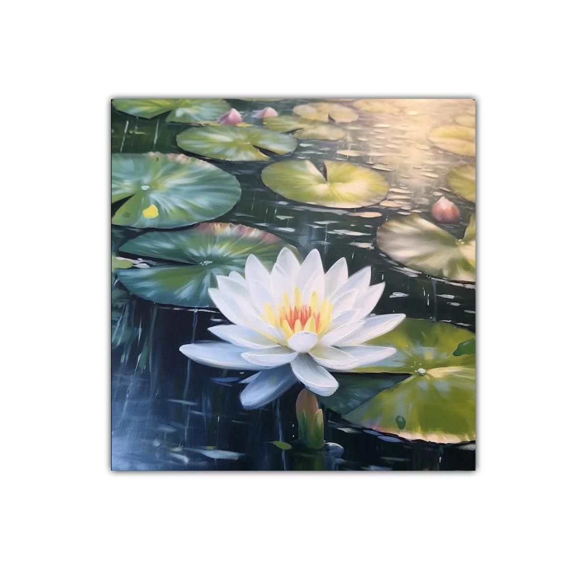 Loto blanco sobre el agua con tonos verdes y dorados — imagen principal