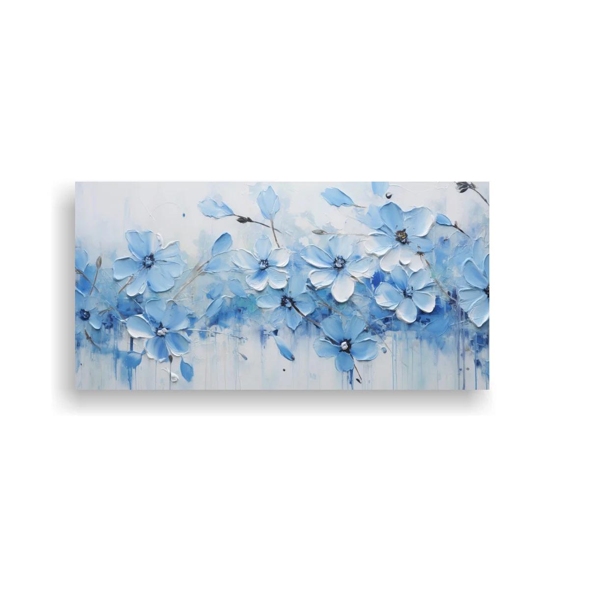 Cuadro flores azules con pétalos superpuestos y efecto etéreo