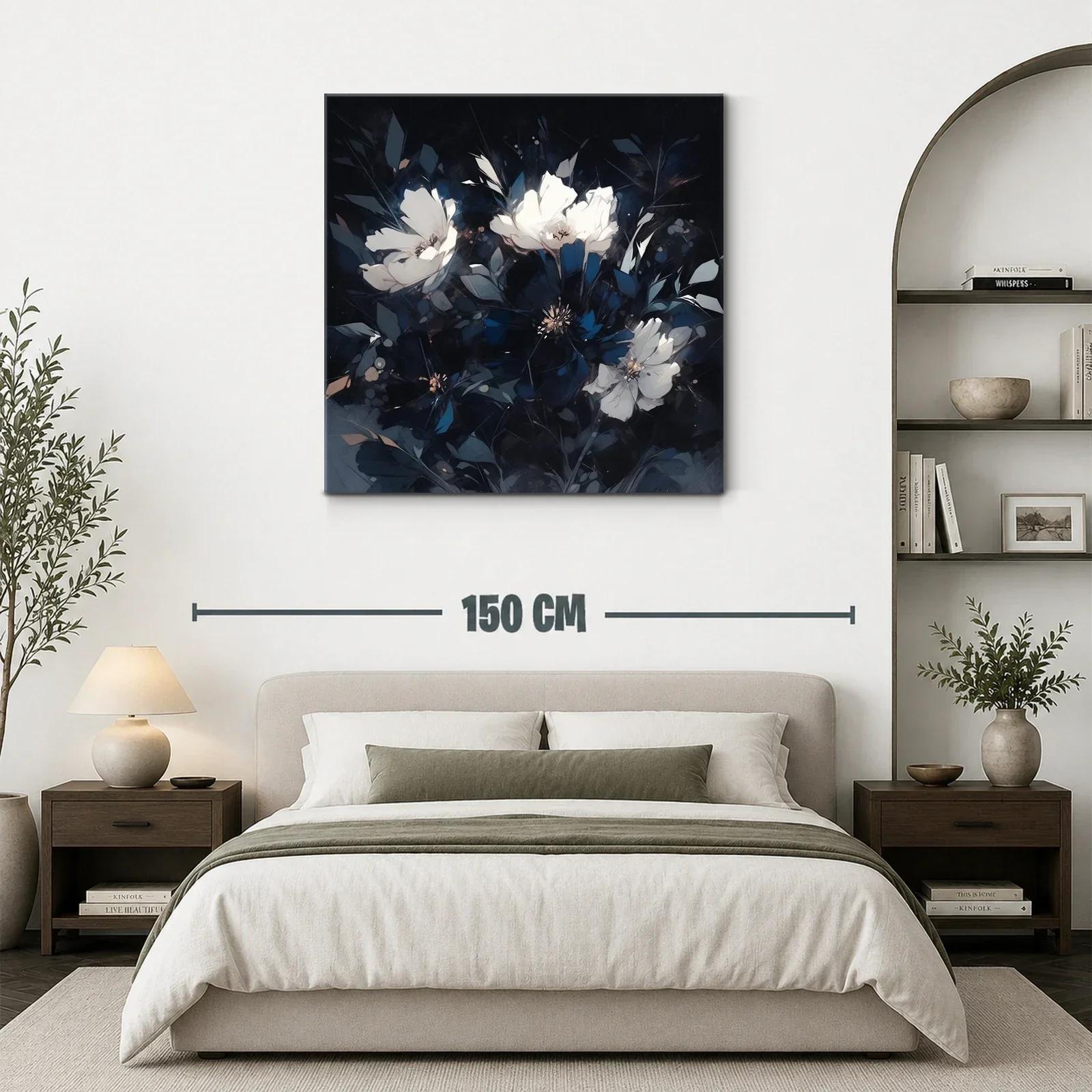 Blancas flores entre sombras en composición elegante — miniatura 3