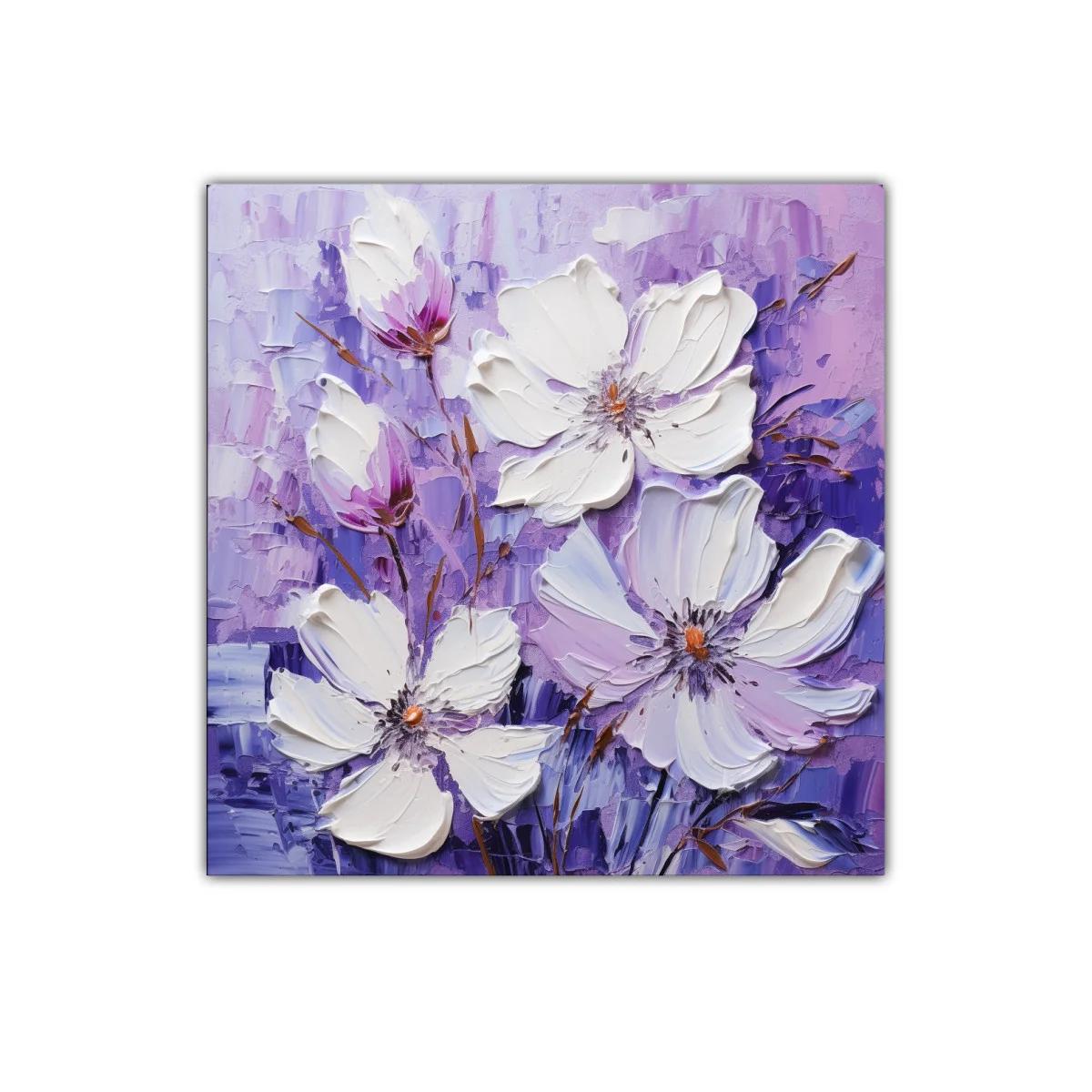 Flores blancas sobre un fondo violeta en relieve