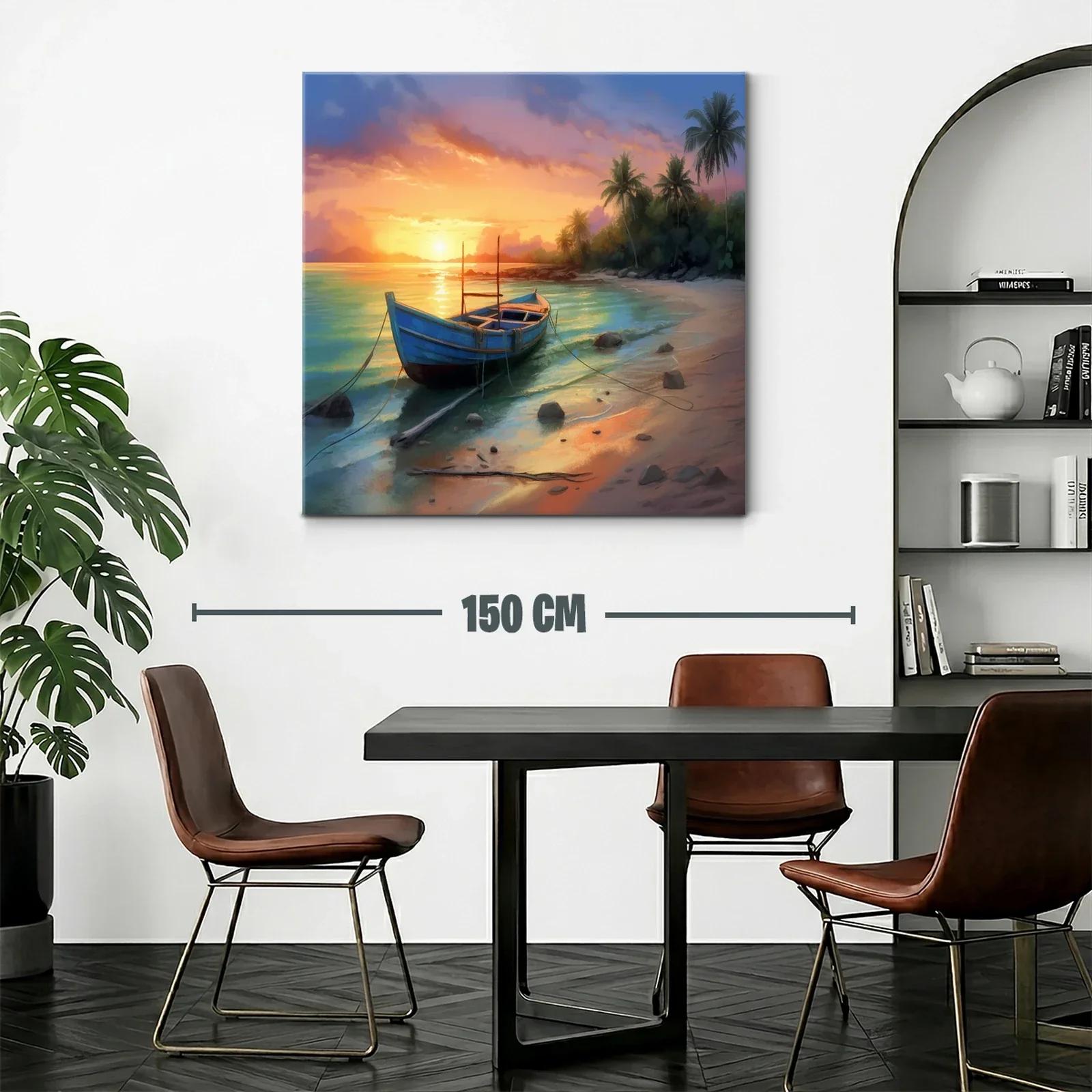 Atardecer tranquilo en playa con barca amarrada — miniatura 2