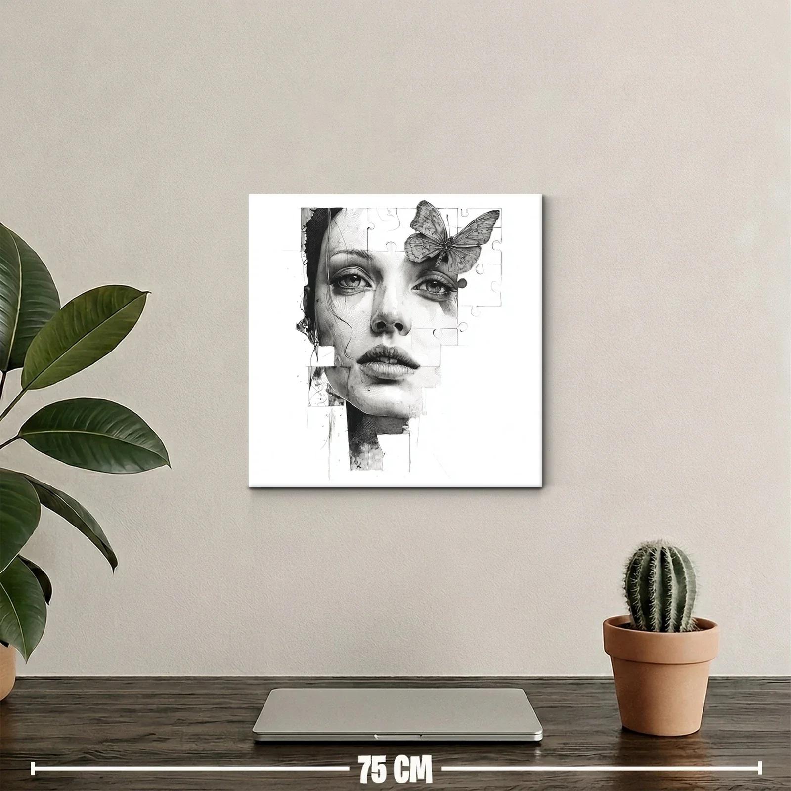 Retrato femenino con mariposa en diseño de rompecabezas — miniatura 2