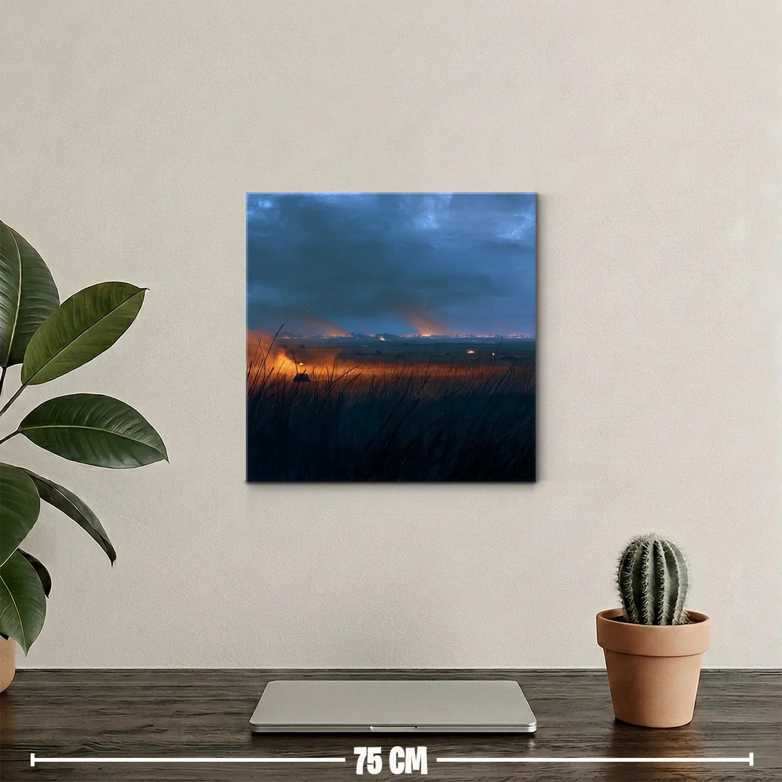 Atardecer en campos con llamas naranja y cielo azul oscuro — miniatura 2