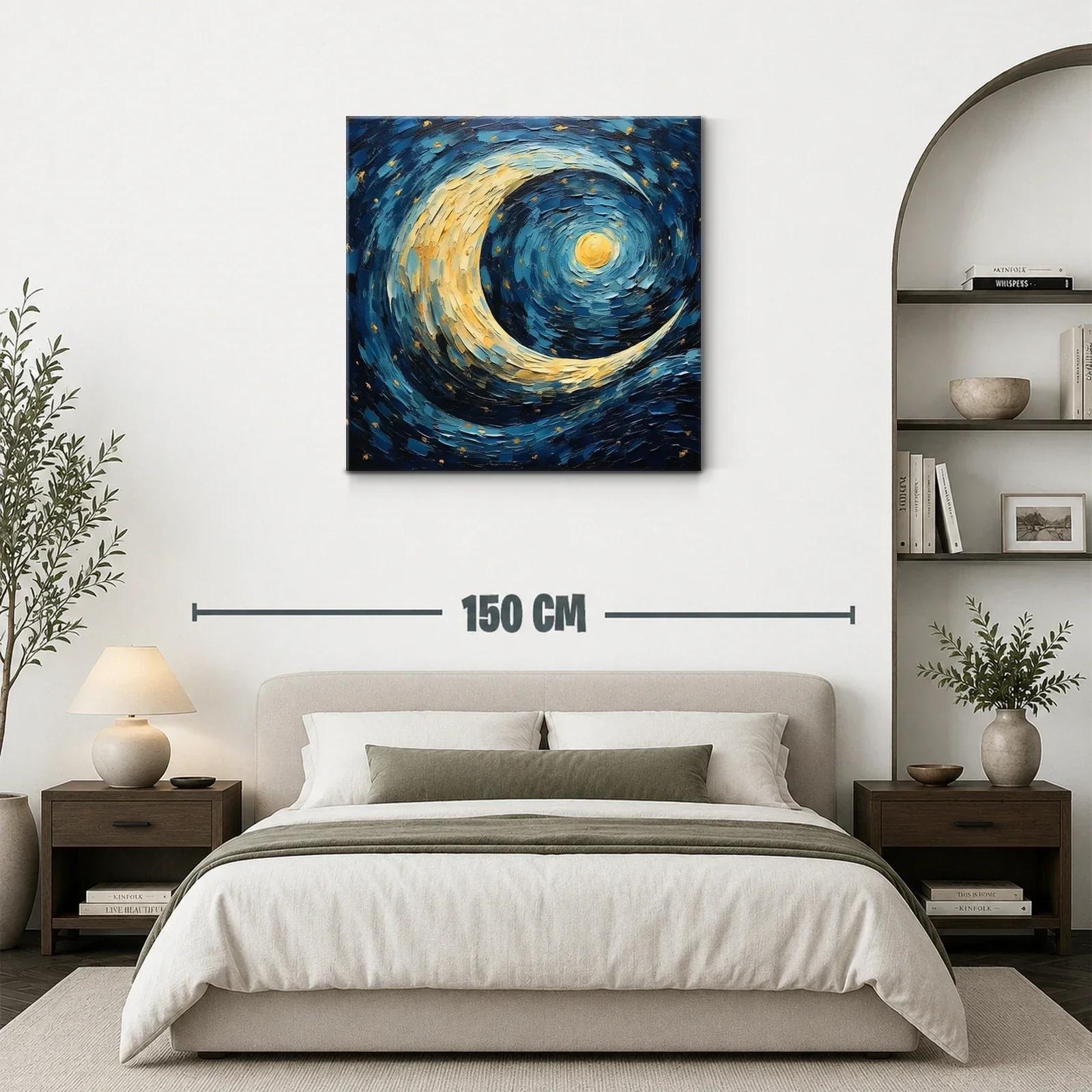 Luna dorada con cielo estrellado en remolino azul — miniatura 3