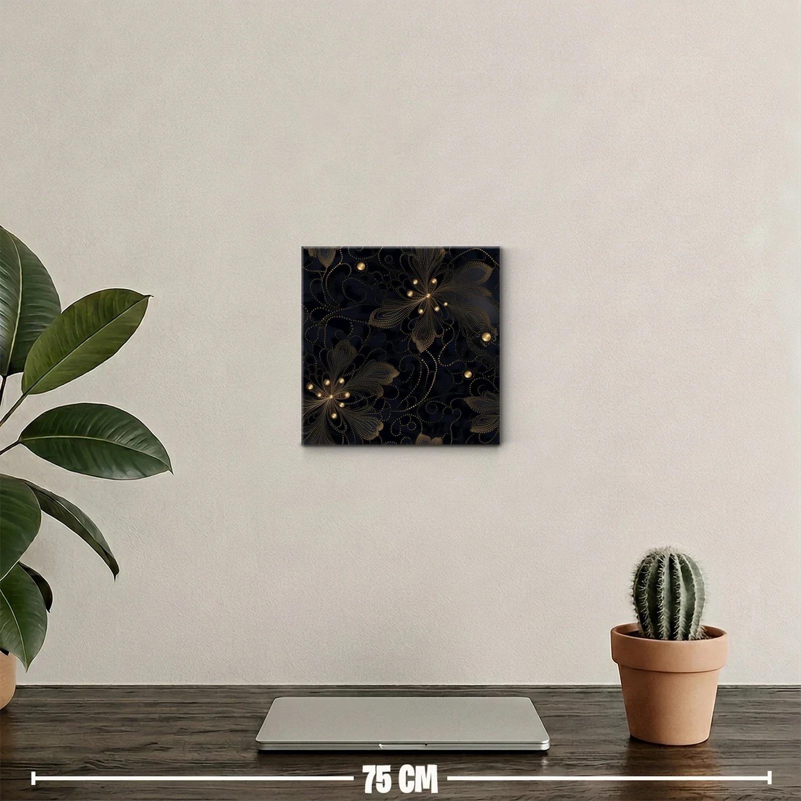 Elegancia floral en tonos dorados sobre fondo negro — miniatura 2