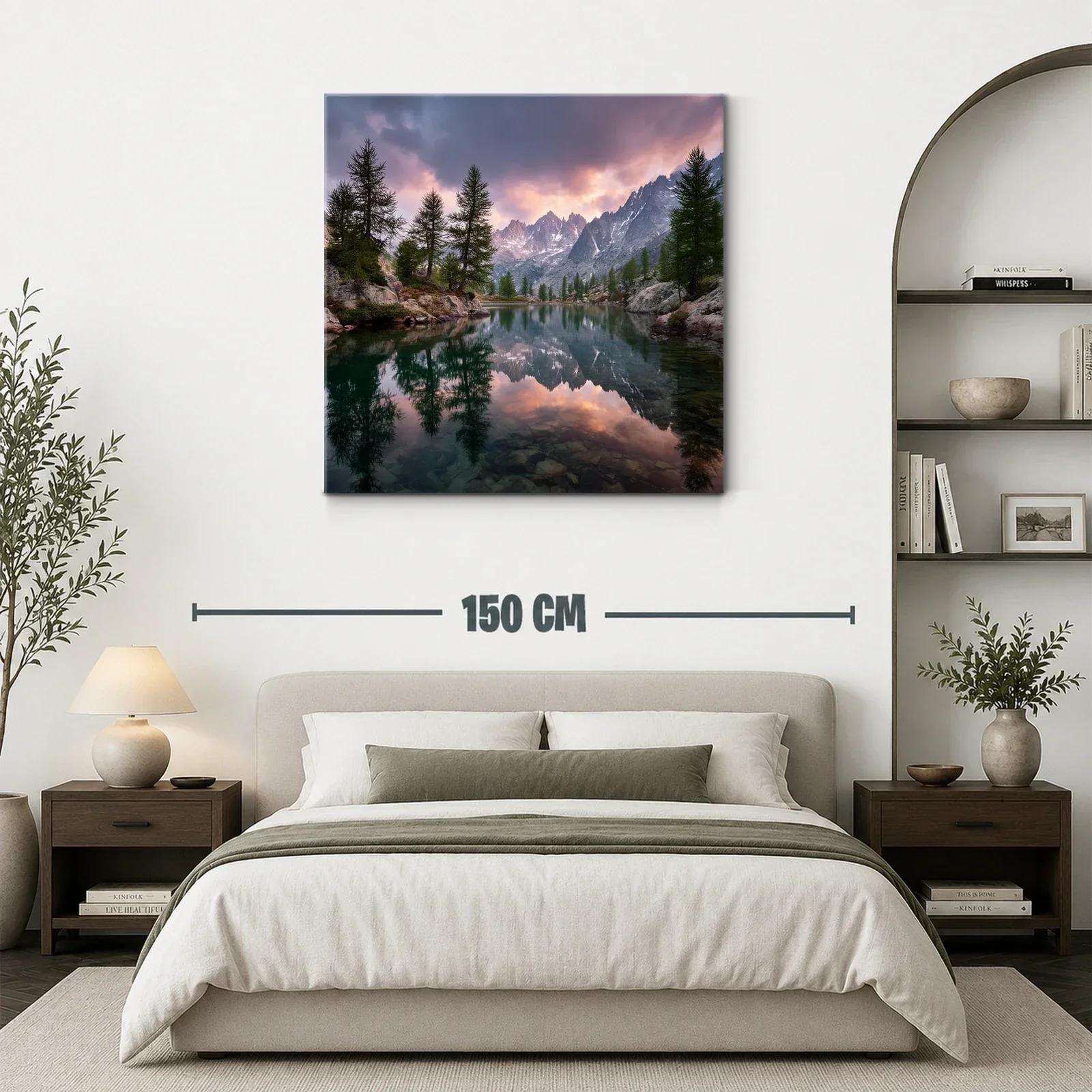 Paisaje montañoso reflejado en lago al atardecer — miniatura 3