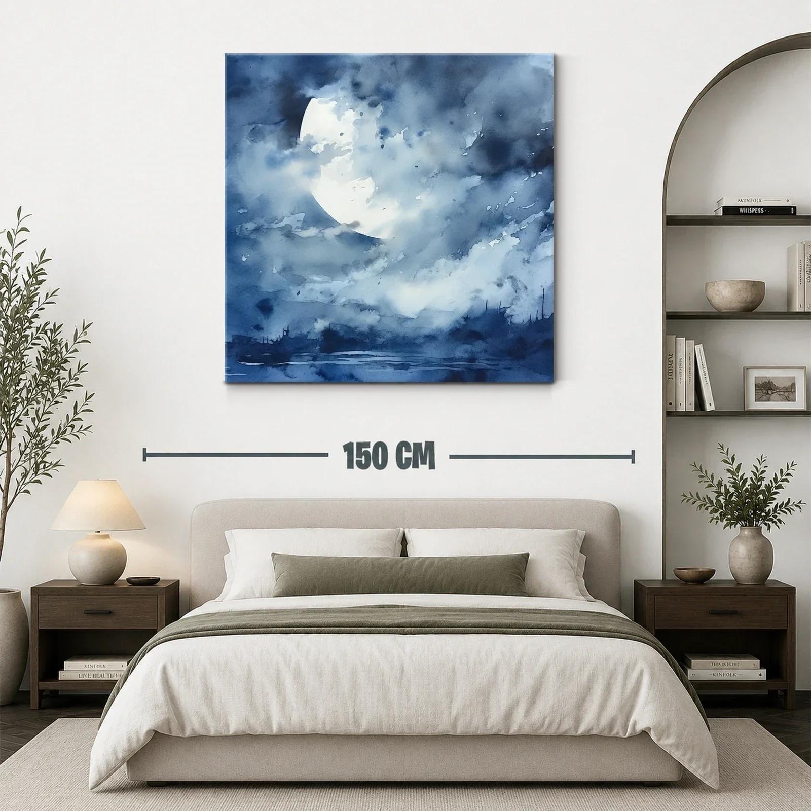 Luna llena entre nubes en cielo nocturno azul — miniatura 3