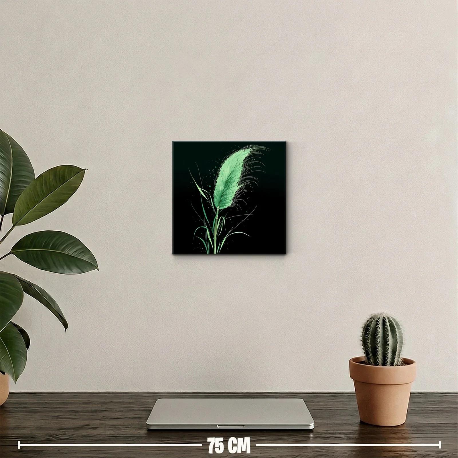 Pluma verde delicada sobre fondo negro elegante — miniatura 2