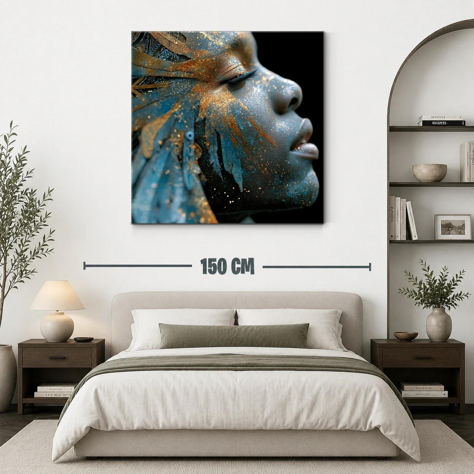 Rostro artístico con detalles dorados y tonos azules — miniatura 3