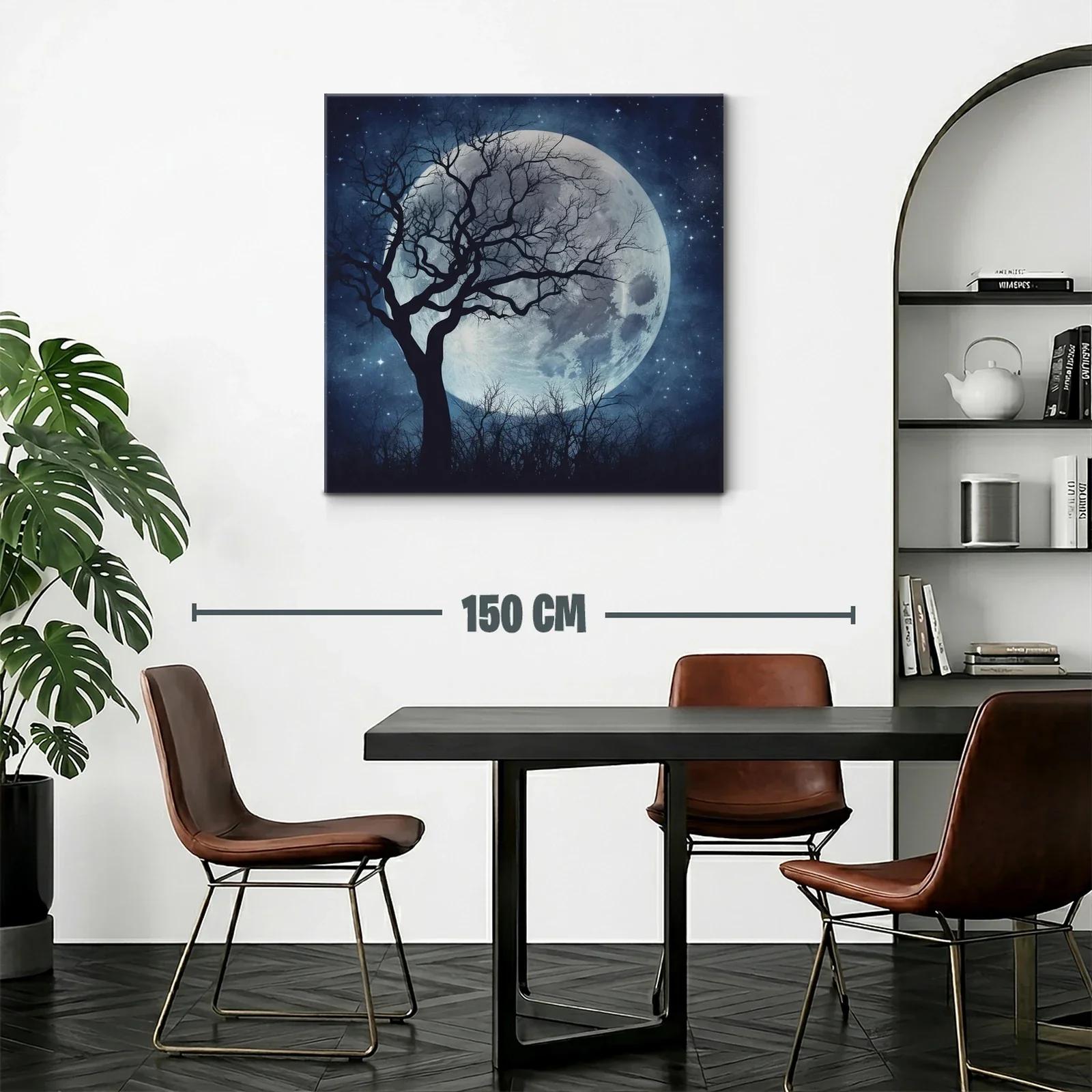 Luna llena iluminando árbol desnudo y cielo estrellado — miniatura 2