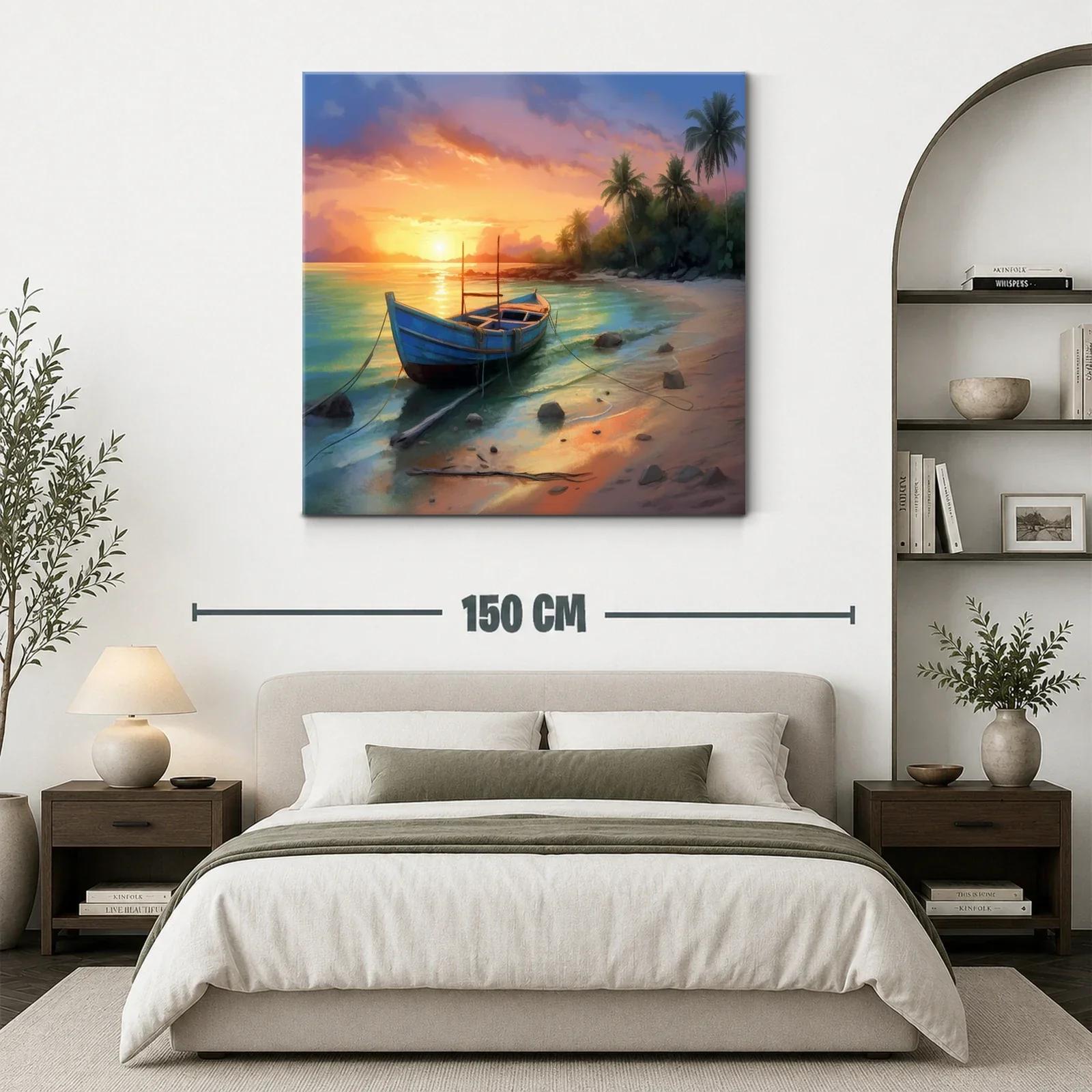 Atardecer tranquilo en playa con barca amarrada — miniatura 3