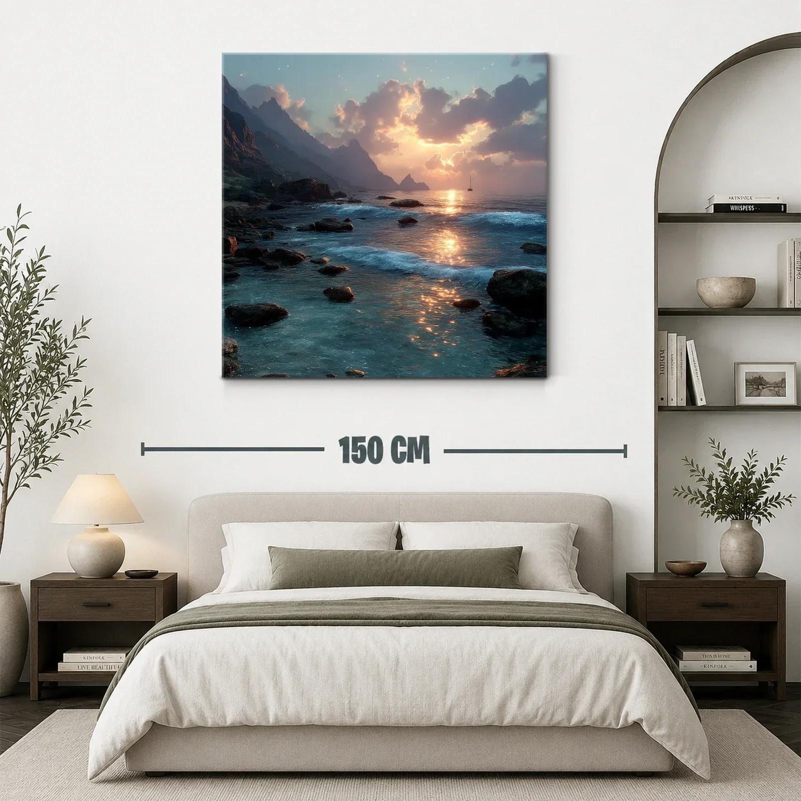 Paisaje costero con atardecer entre montañas rocosas — miniatura 3