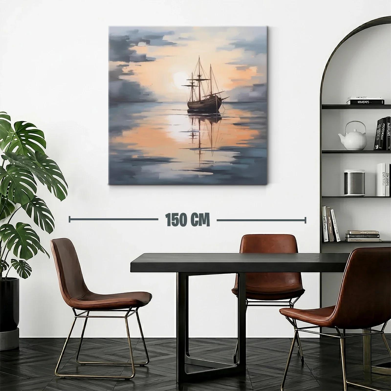 Barco antiguo en calma al atardecer reflejado en el agua — miniatura 2