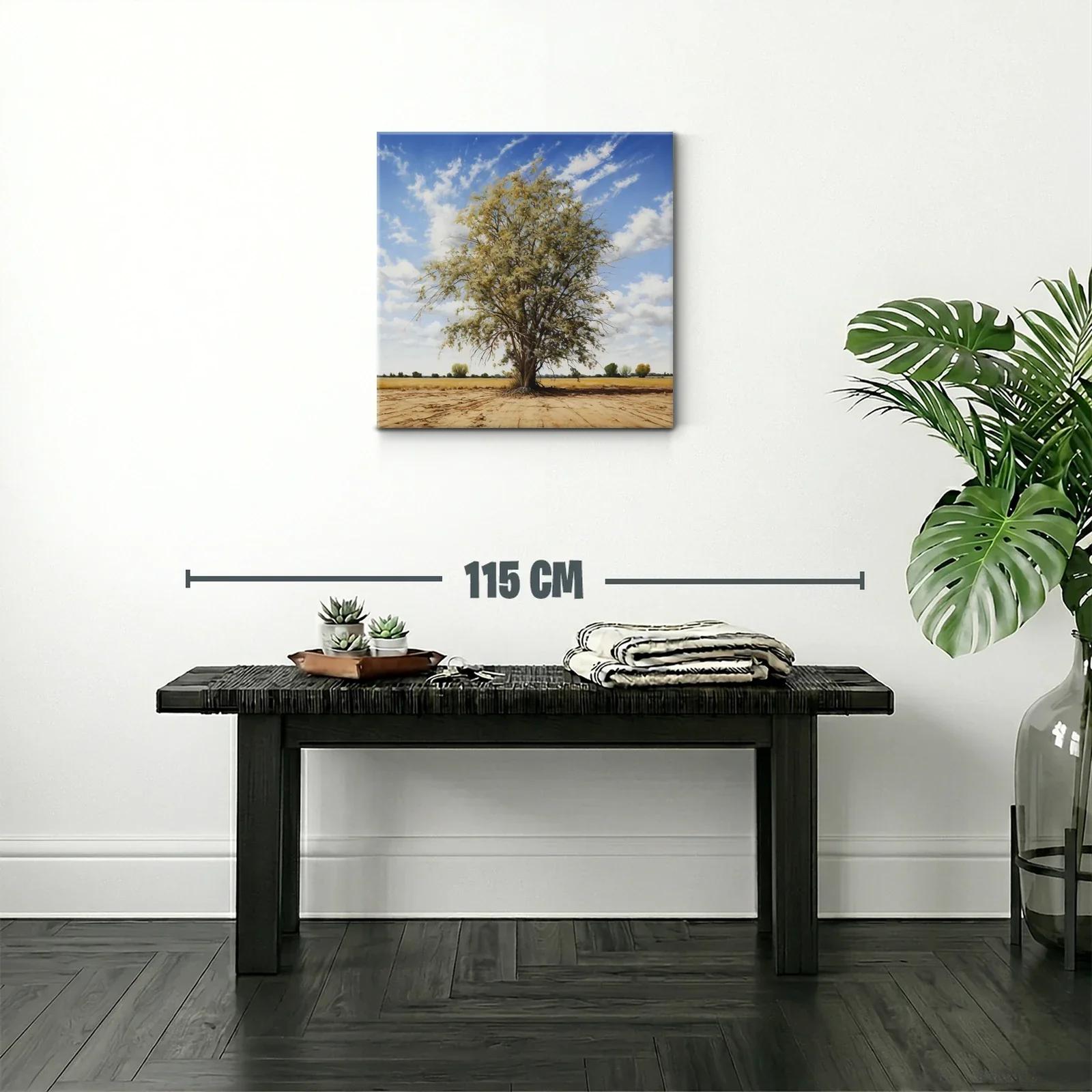 Árbol solitario en paisaje de campo bajo cielo azul — miniatura 2