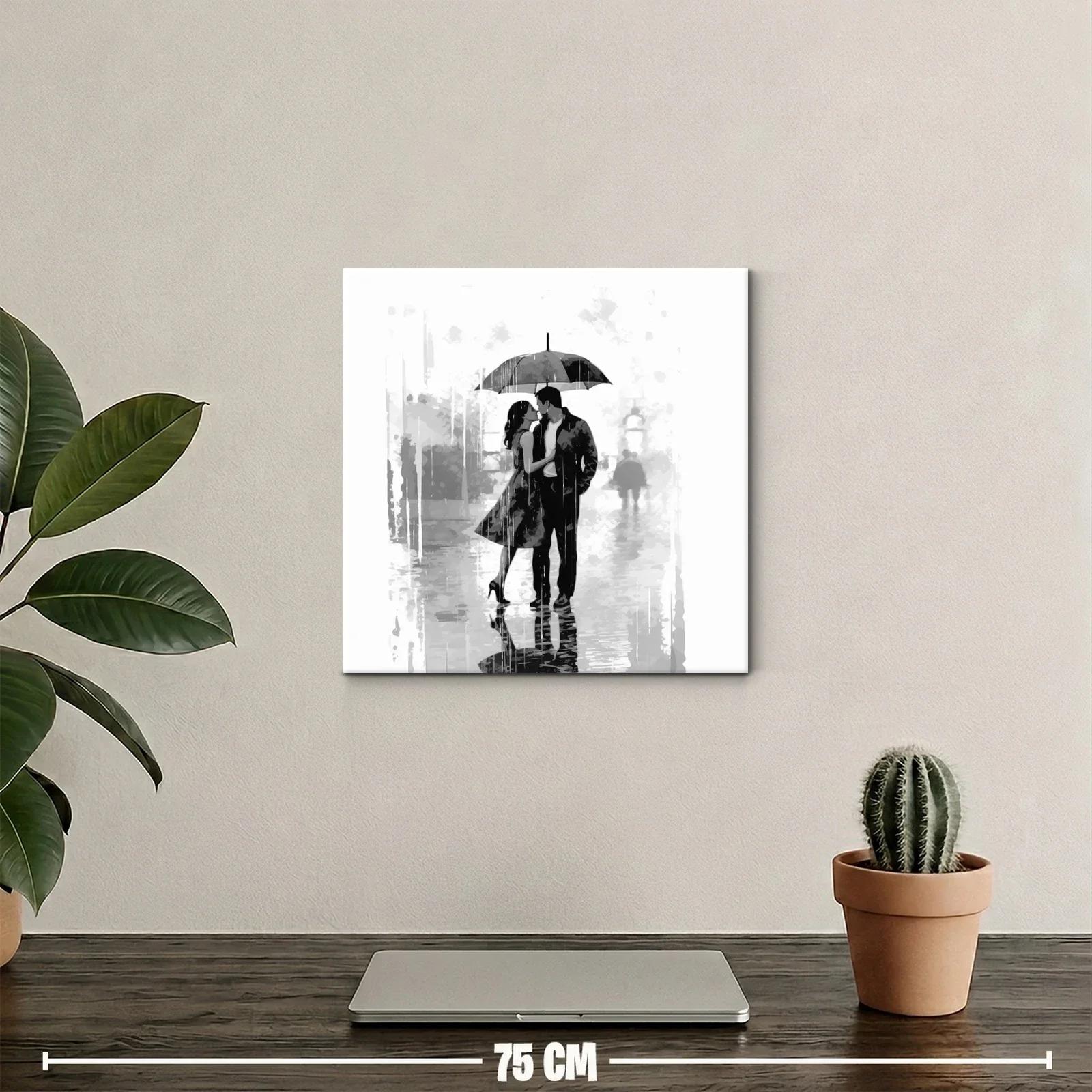 Pareja Bajo Lluvia Compartiendo un Momento Íntimo — miniatura 2