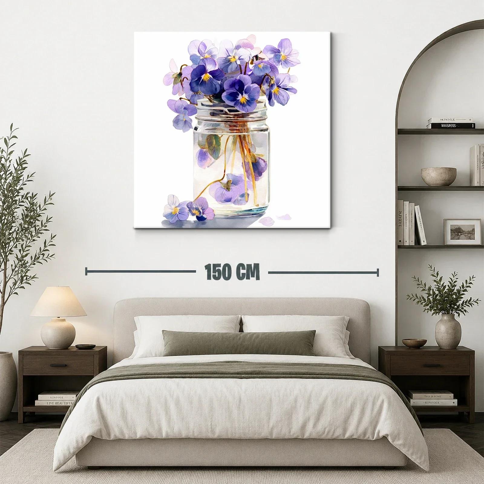 Elegancia natural con ramo de violetas en frasco transparente — miniatura 3