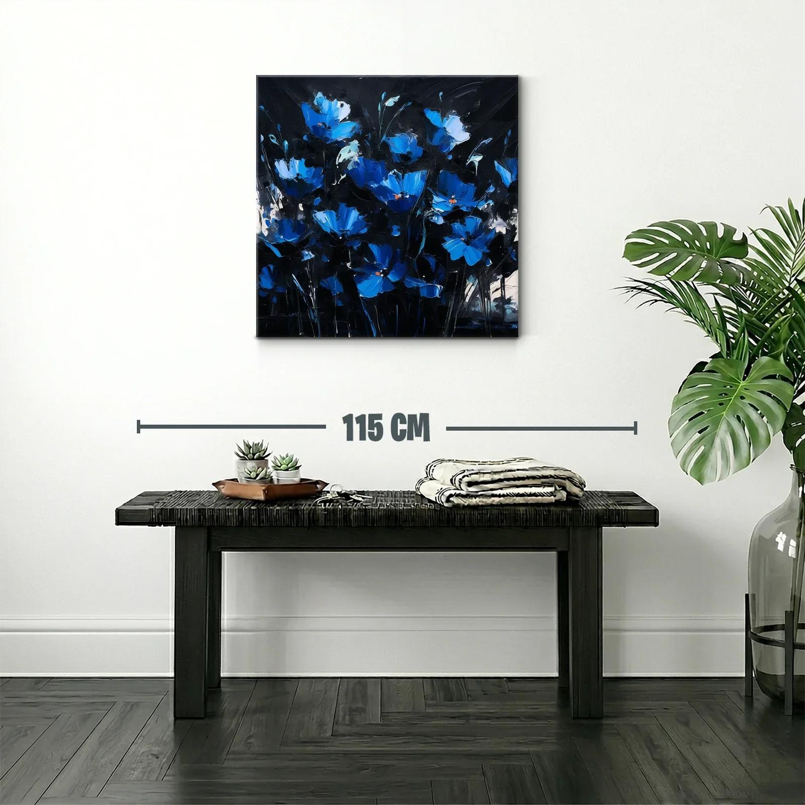 Flores azules vibrantes sobre fondo oscuro — miniatura 2