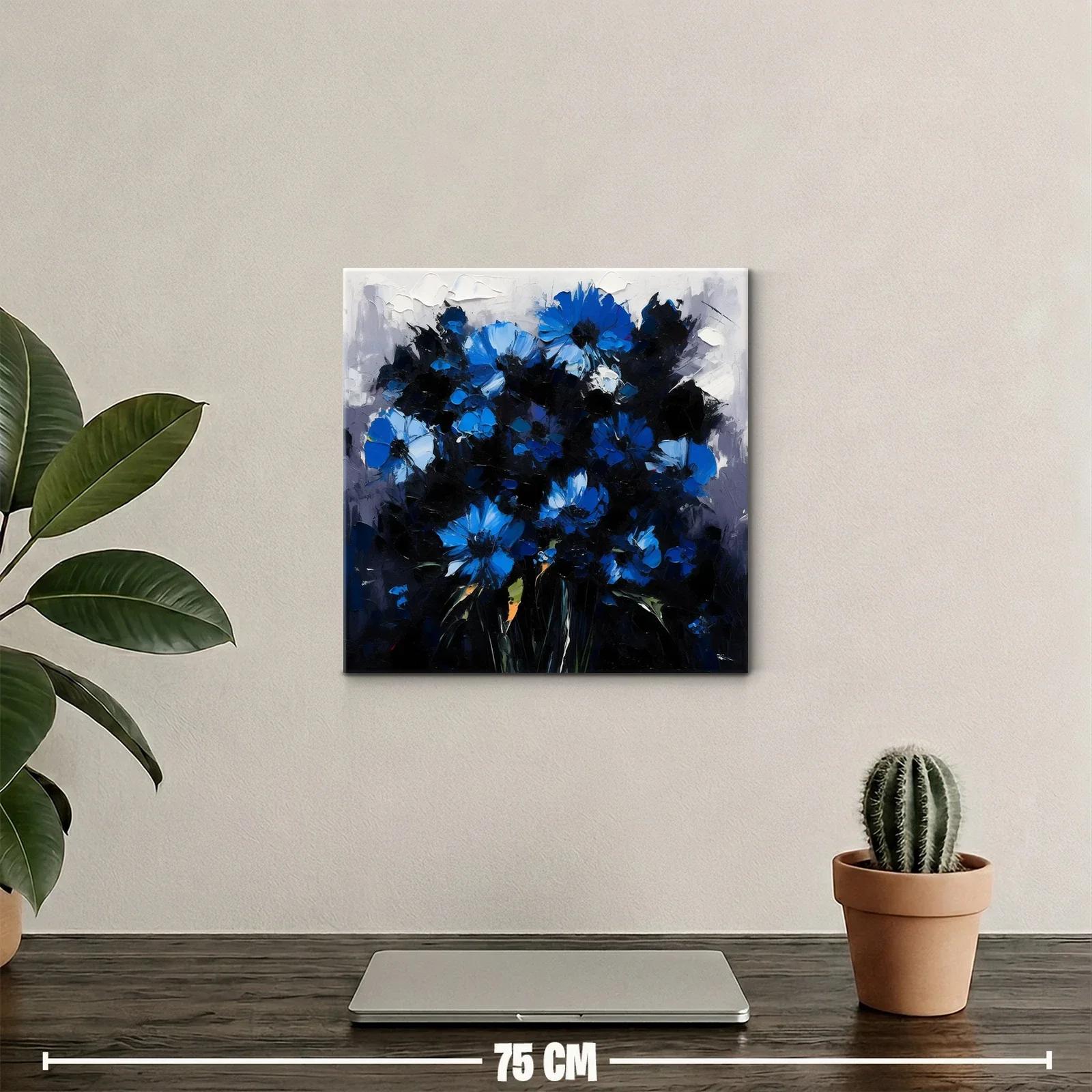 Ramo de flores azules vibrantes sobre fondo oscuro — miniatura 2