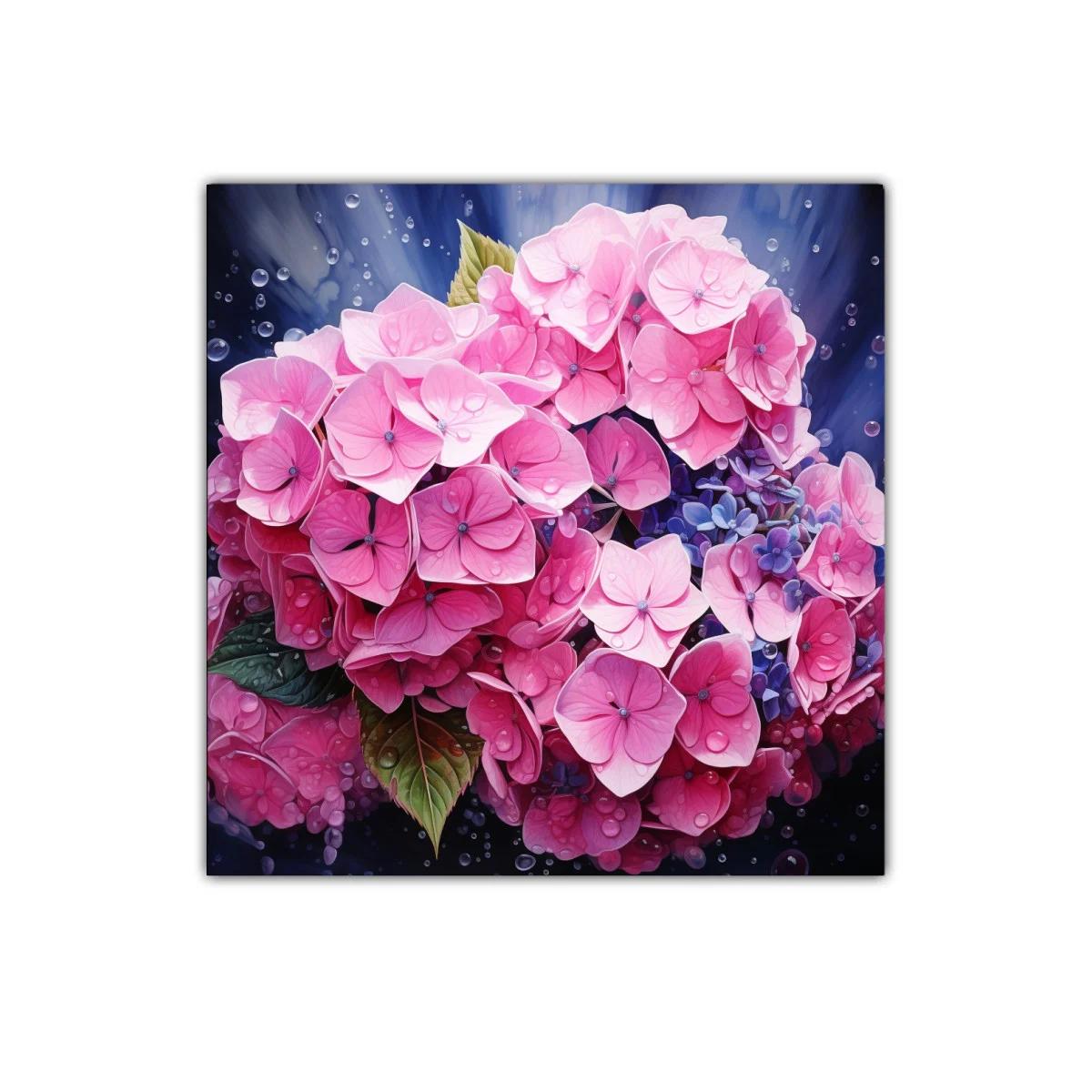 Flores rosas y moradas con gotas de agua en fondo azul