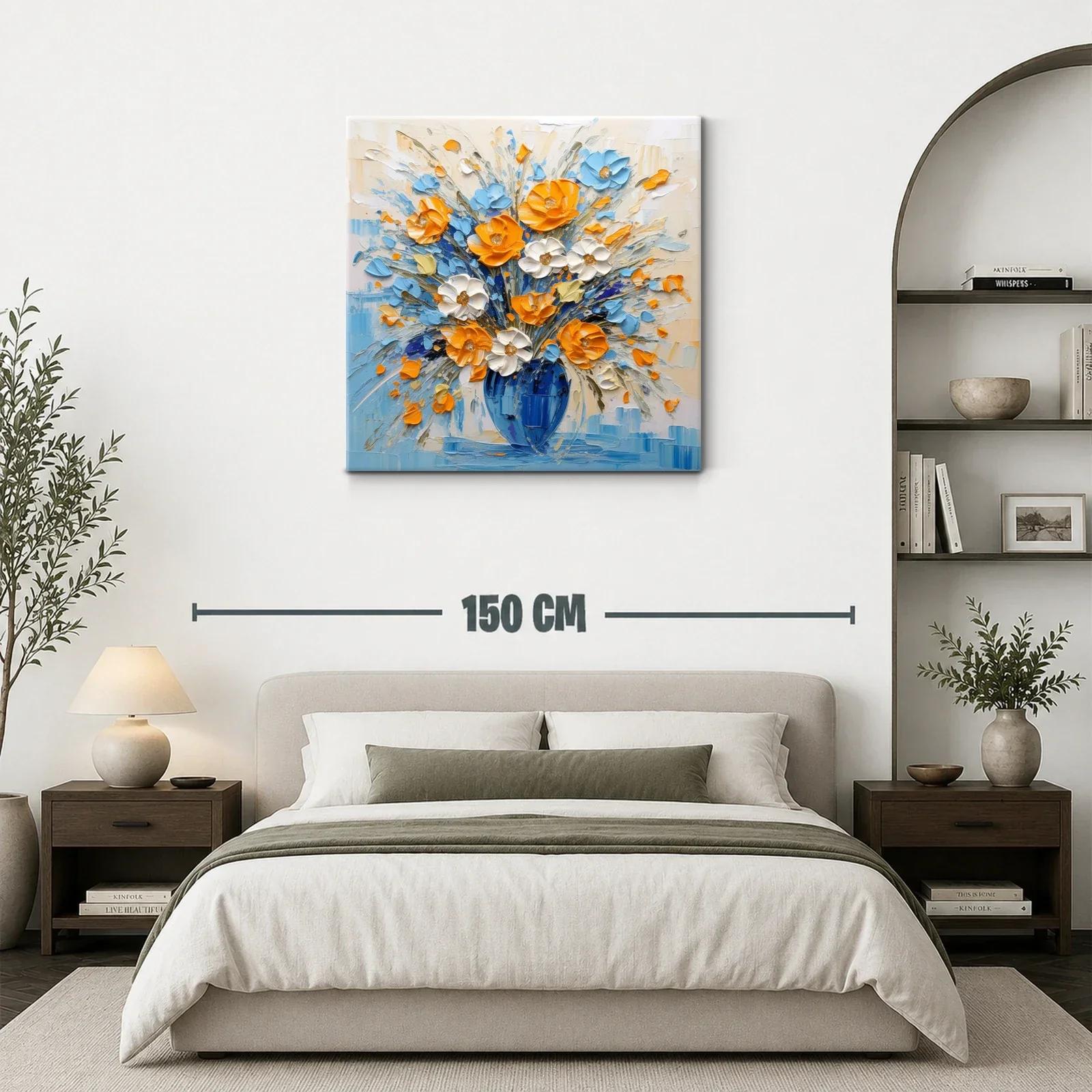 Flores vibrantes en jarrón azul con tonos cálidos y frescos — miniatura 3
