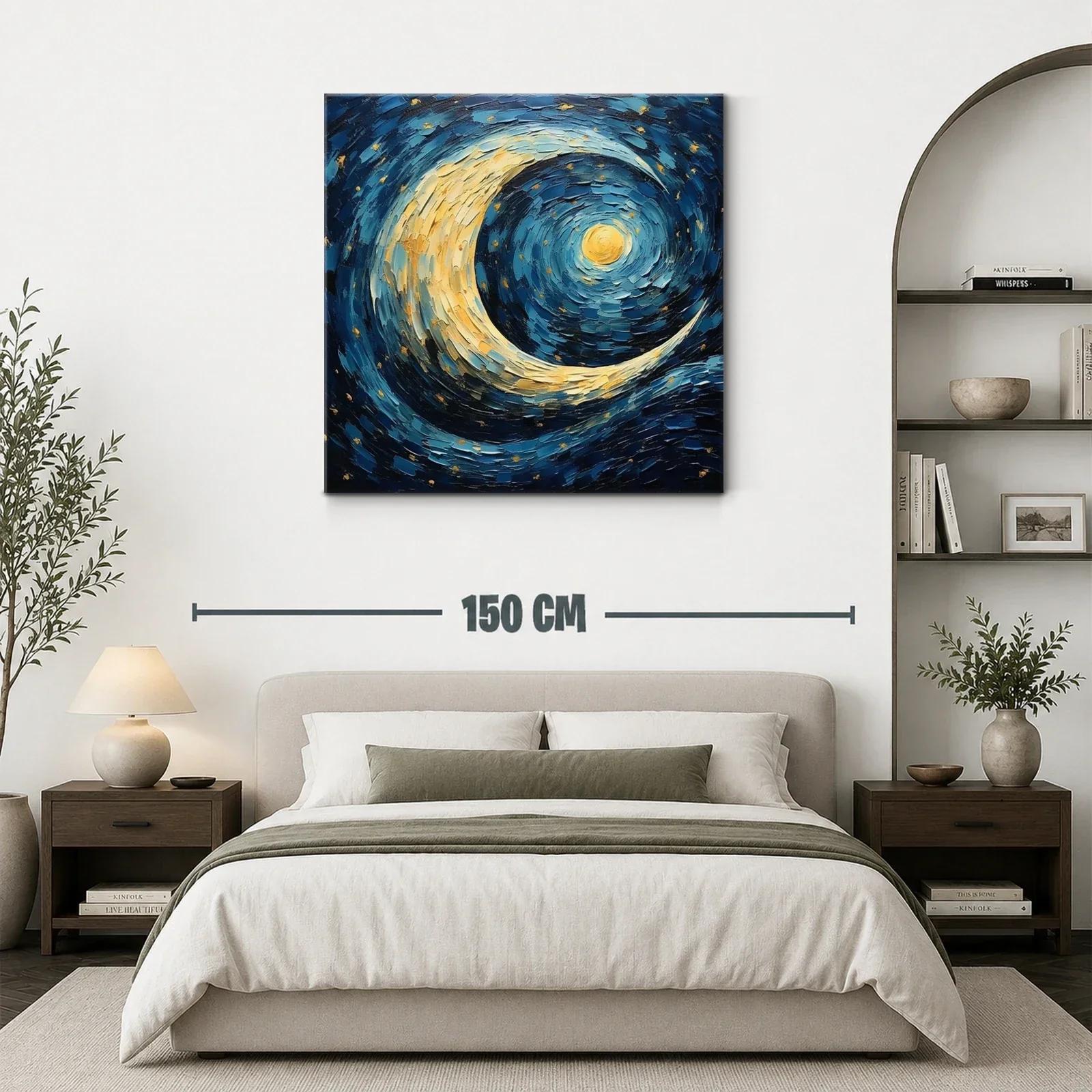 Luna dorada con cielo estrellado en remolino azul — miniatura 3