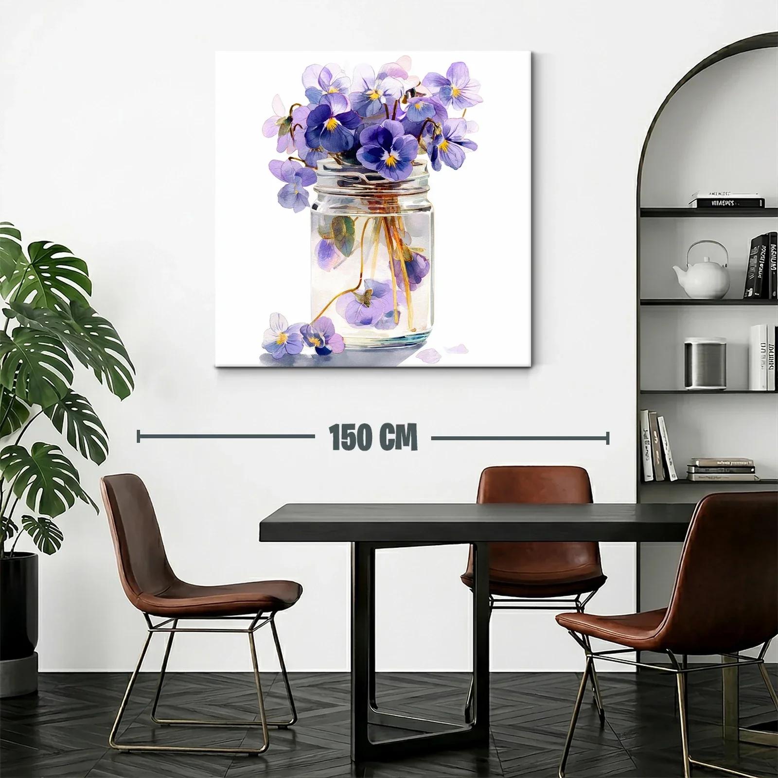 Elegancia natural con ramo de violetas en frasco transparente — miniatura 2