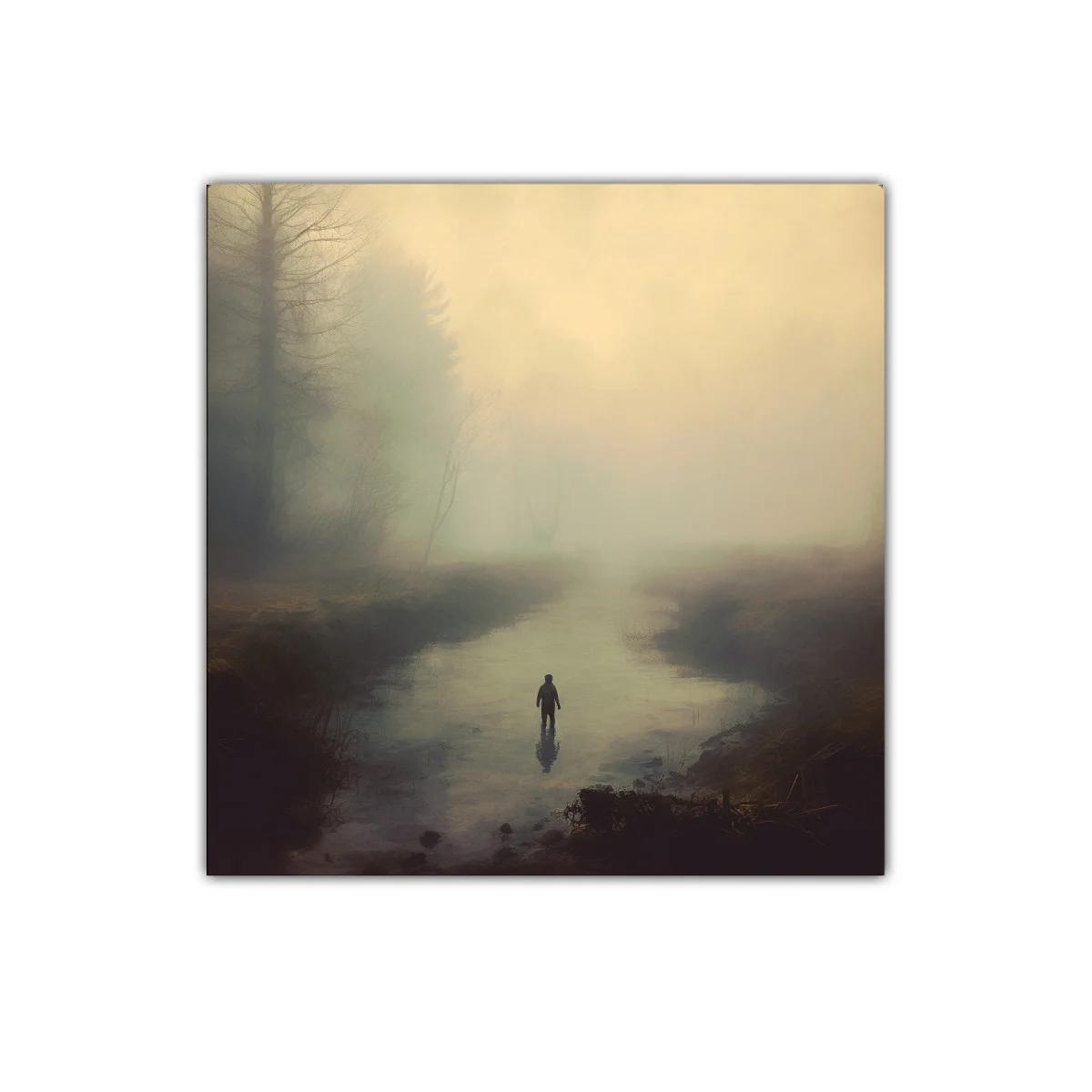 Paisaje nebuloso con figura solitaria en río tranquilo