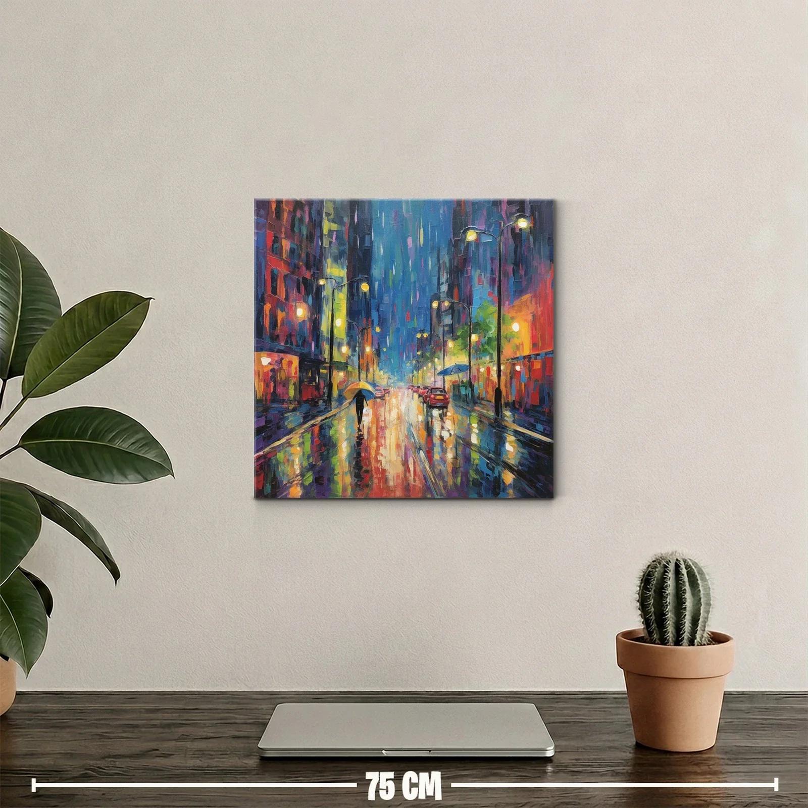 Atardecer lluvioso en ciudad iluminada con paraguas — miniatura 2