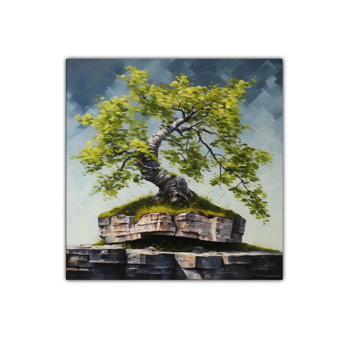 Árbol solitario sobre roca en paisaje natural — imagen principal